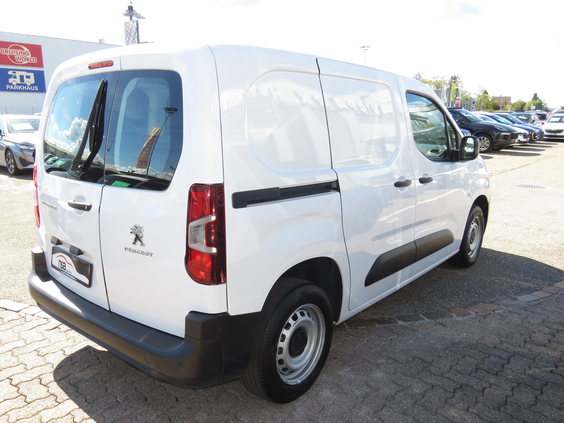 PEUGEOT Partner 1.5 Blue HDi s/s Premium 650kg-image-3
