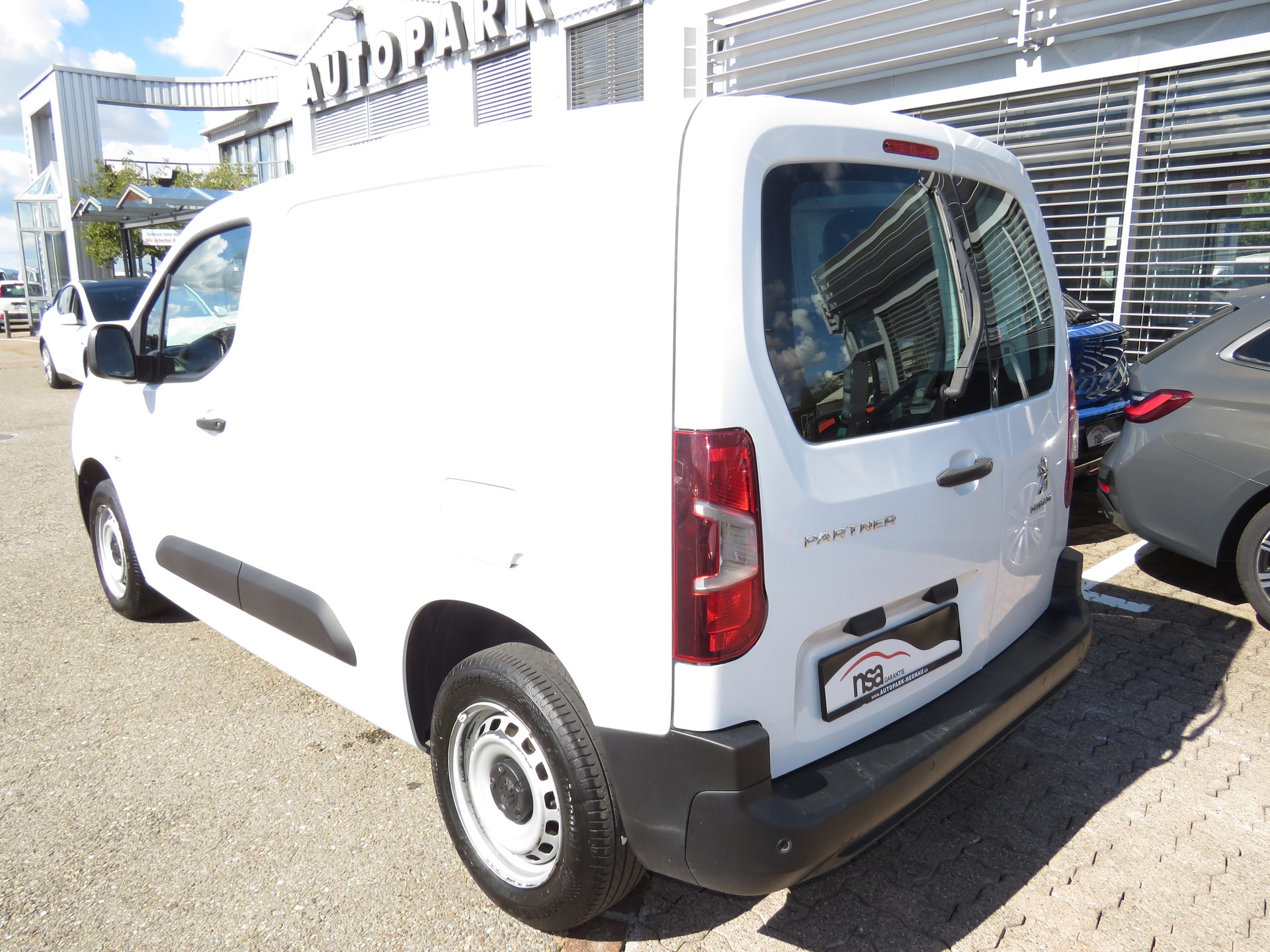 PEUGEOT Partner 1.5 Blue HDi s/s Premium 650kg-image-5