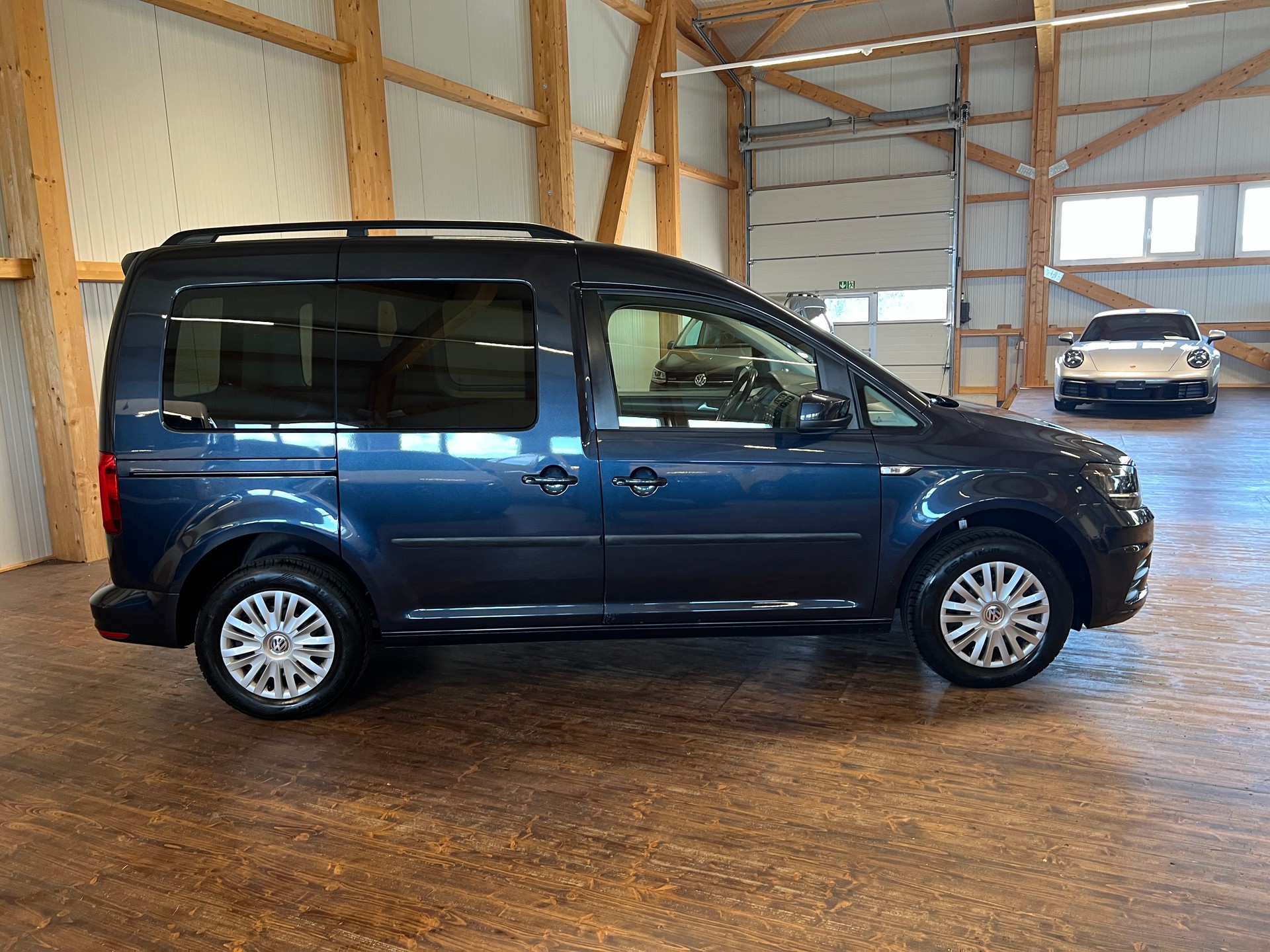 VW Caddy 1.0 TSI Liberty-showroom-element-3