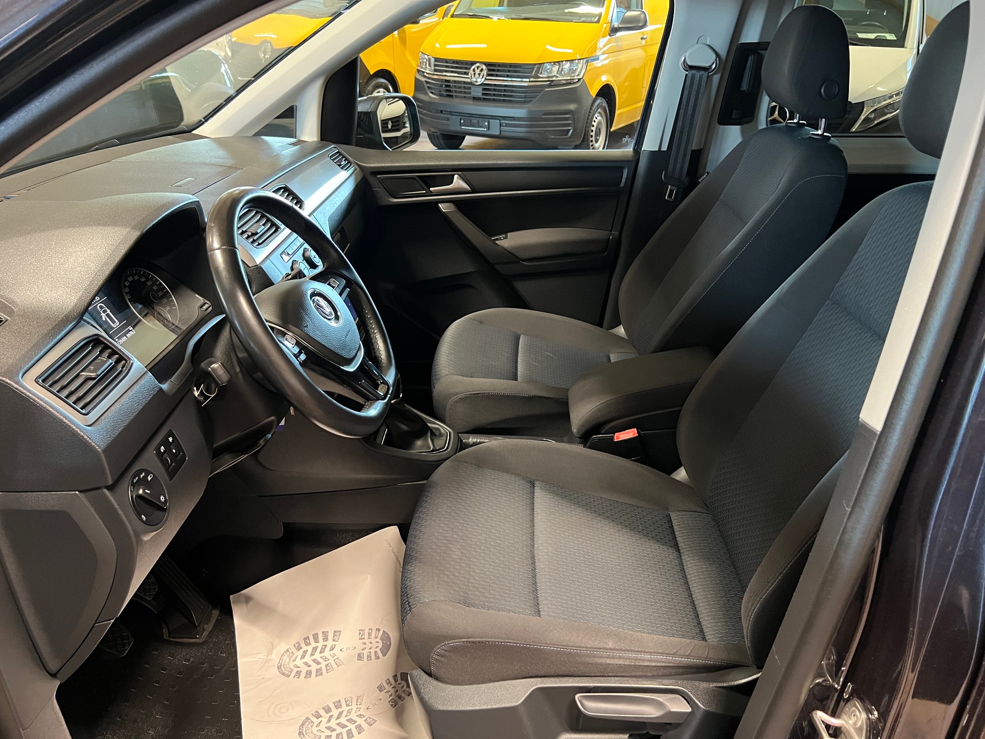 VW Caddy 1.0 TSI Liberty-image-8