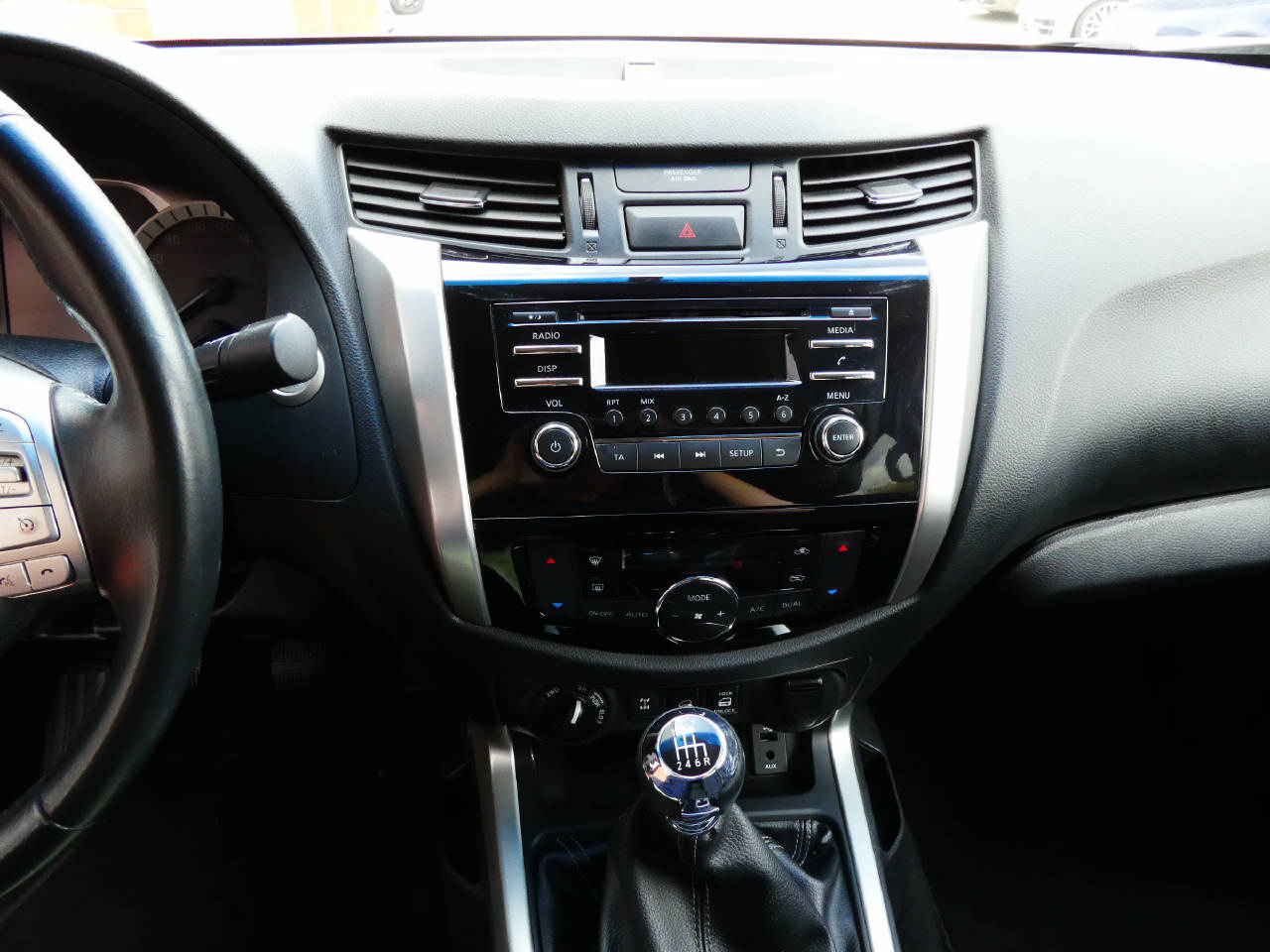 NISSAN Navara 2.3 dCi Double Cab N-Connecta-image-13