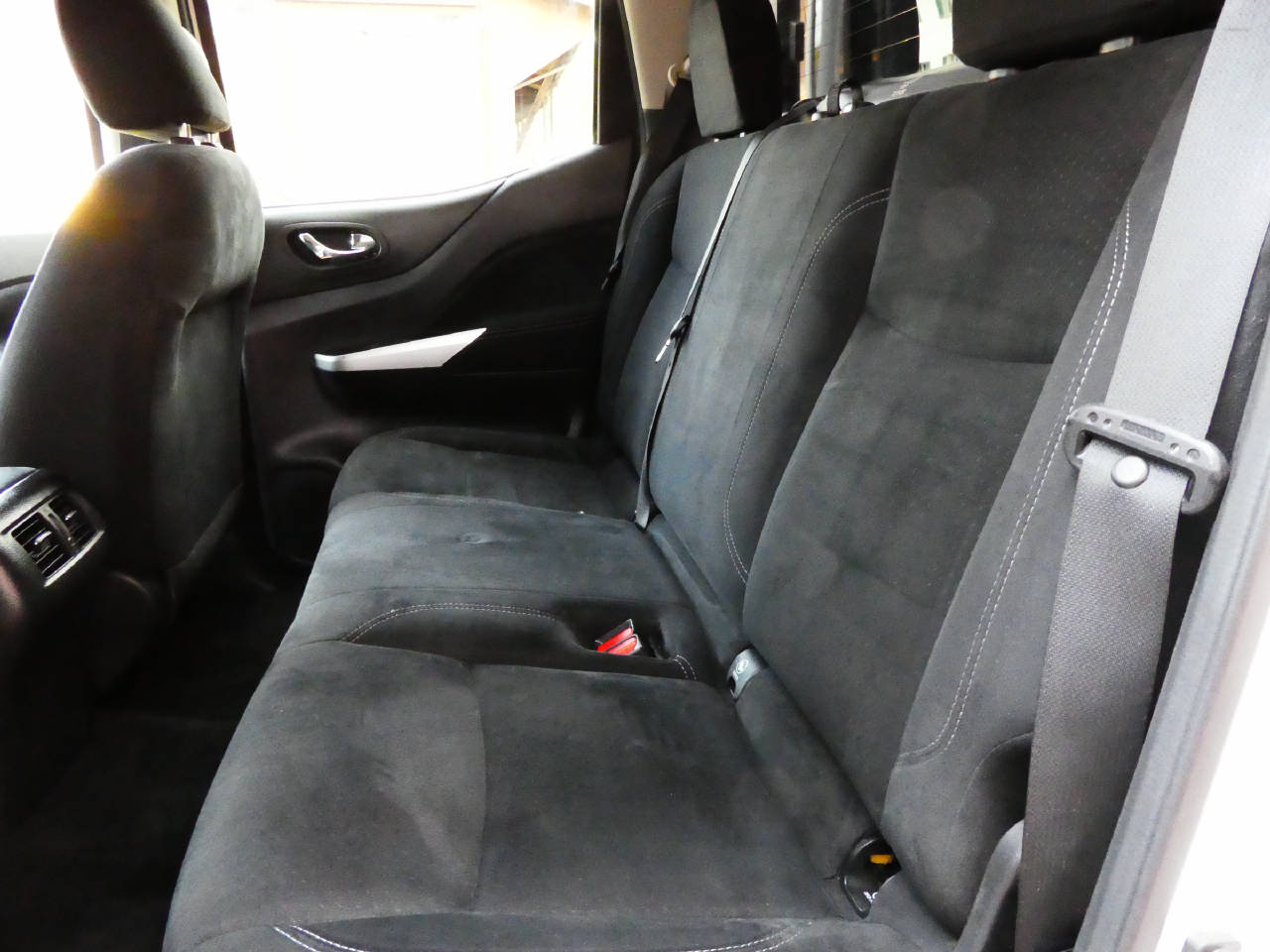 NISSAN Navara 2.3 dCi Double Cab N-Connecta-image-9