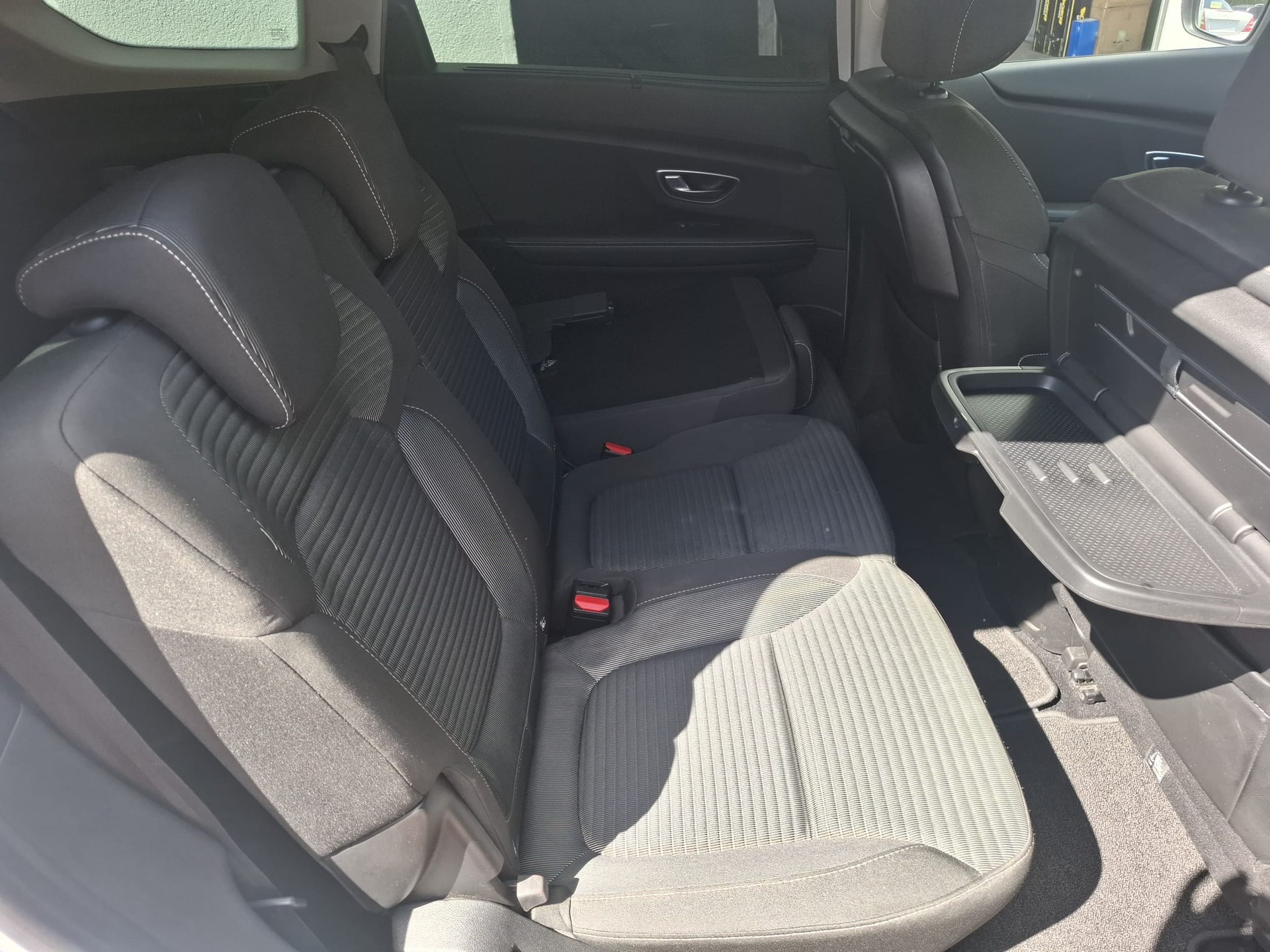 RENAULT Grand Scénic 1.5 dCi Zen EDC-image-9