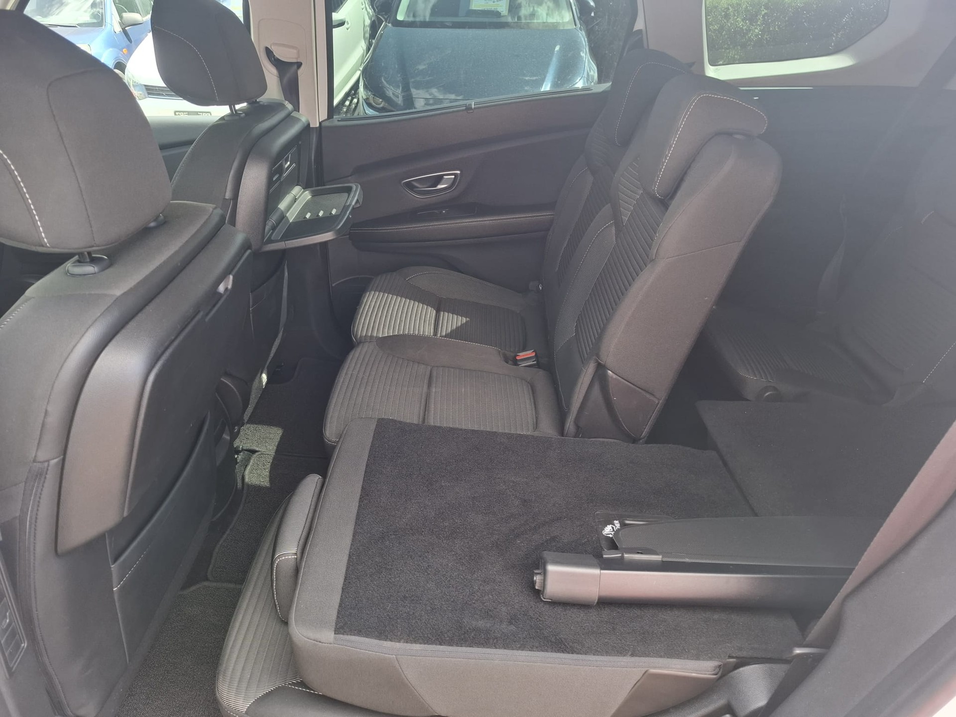 RENAULT Grand Scénic 1.5 dCi Zen EDC-image-4
