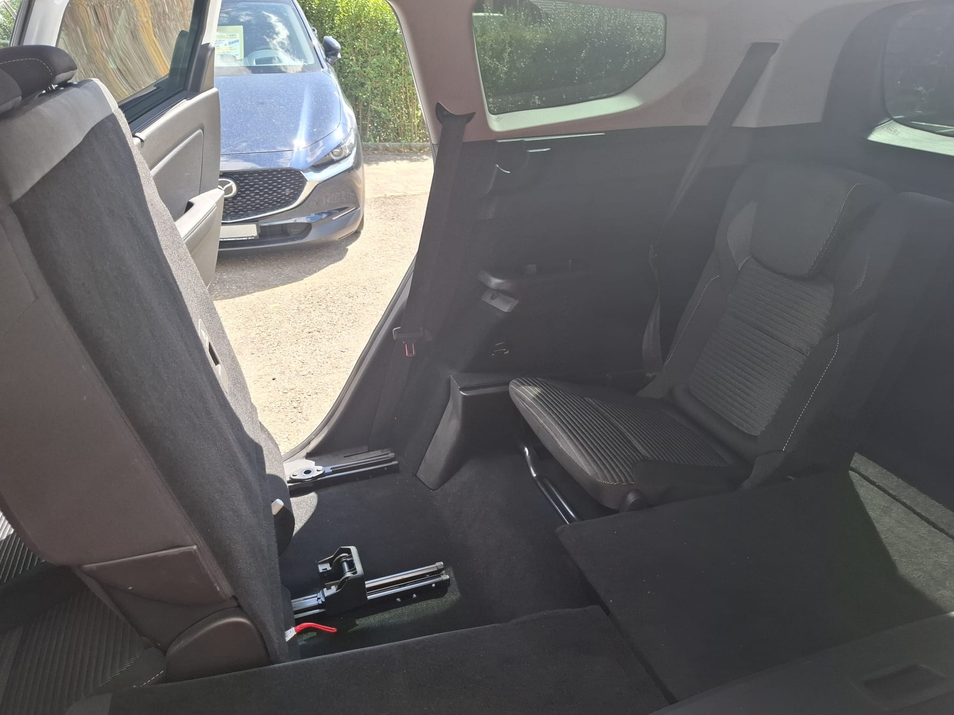 RENAULT Grand Scénic 1.5 dCi Zen EDC-image-10