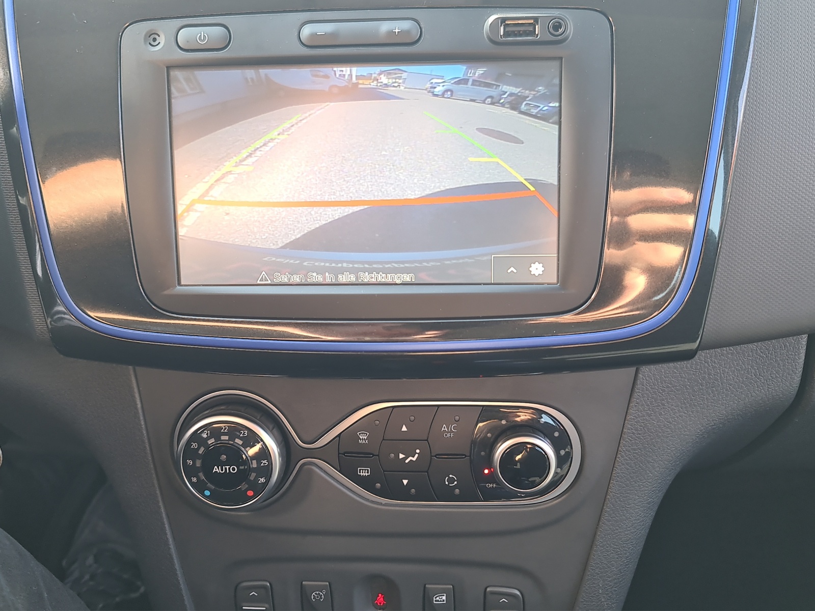 DACIA Sandero Tce 100 Celebration-image-14