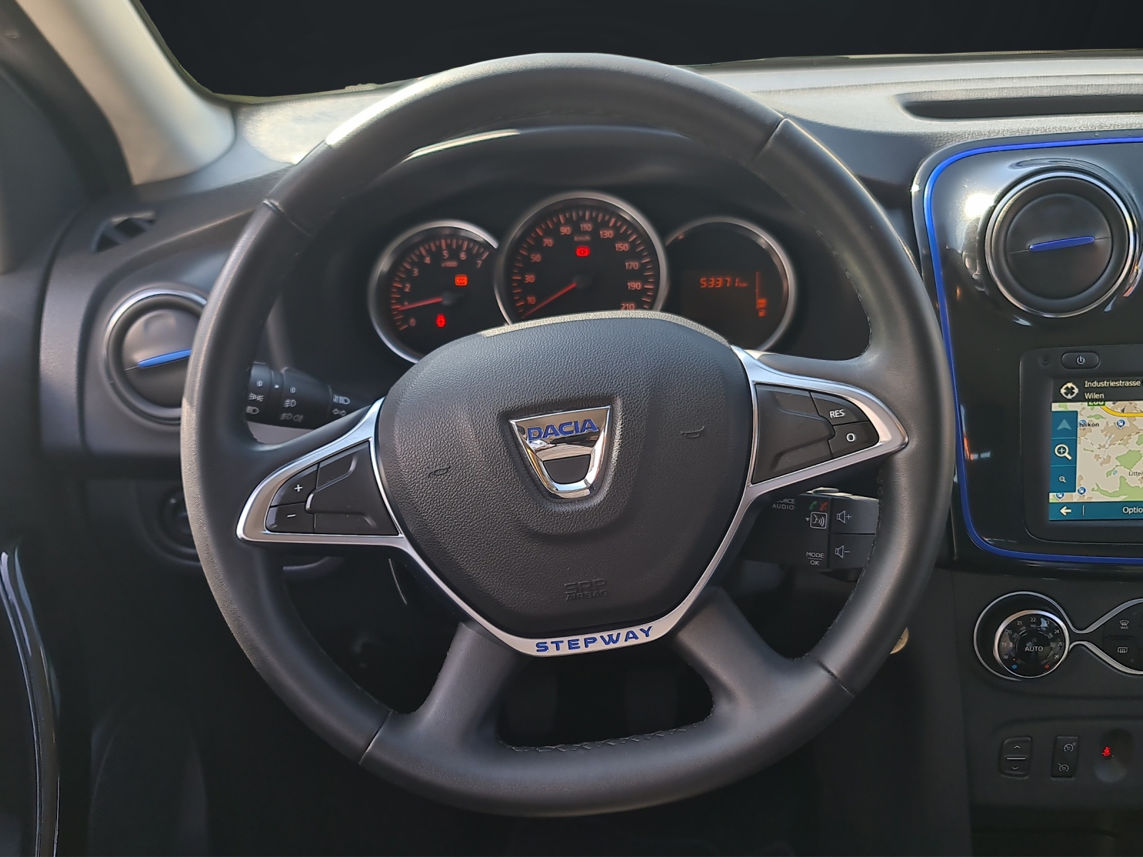 DACIA Sandero Tce 100 Celebration-image-15