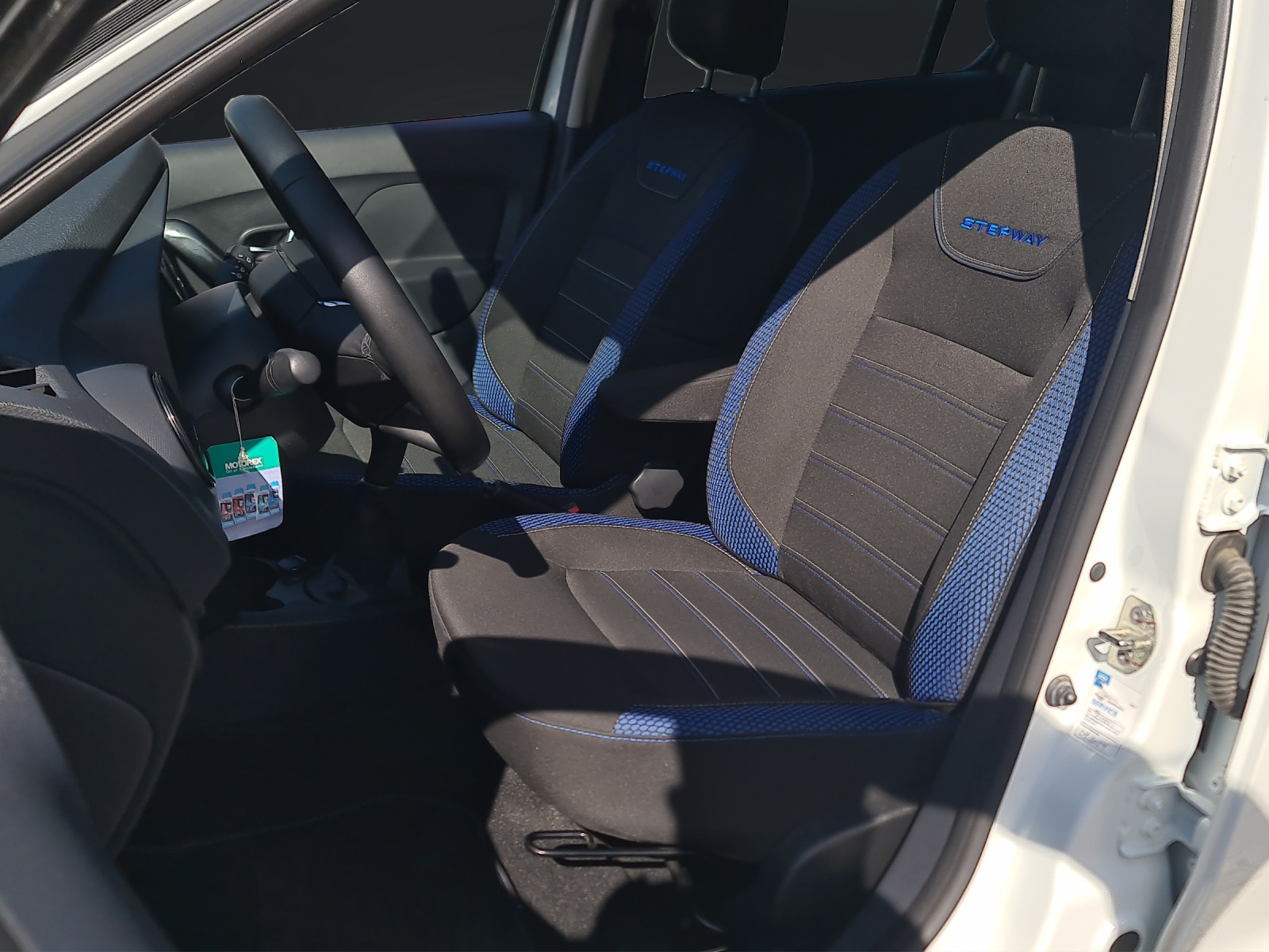 DACIA Sandero Tce 100 Celebration-image-11