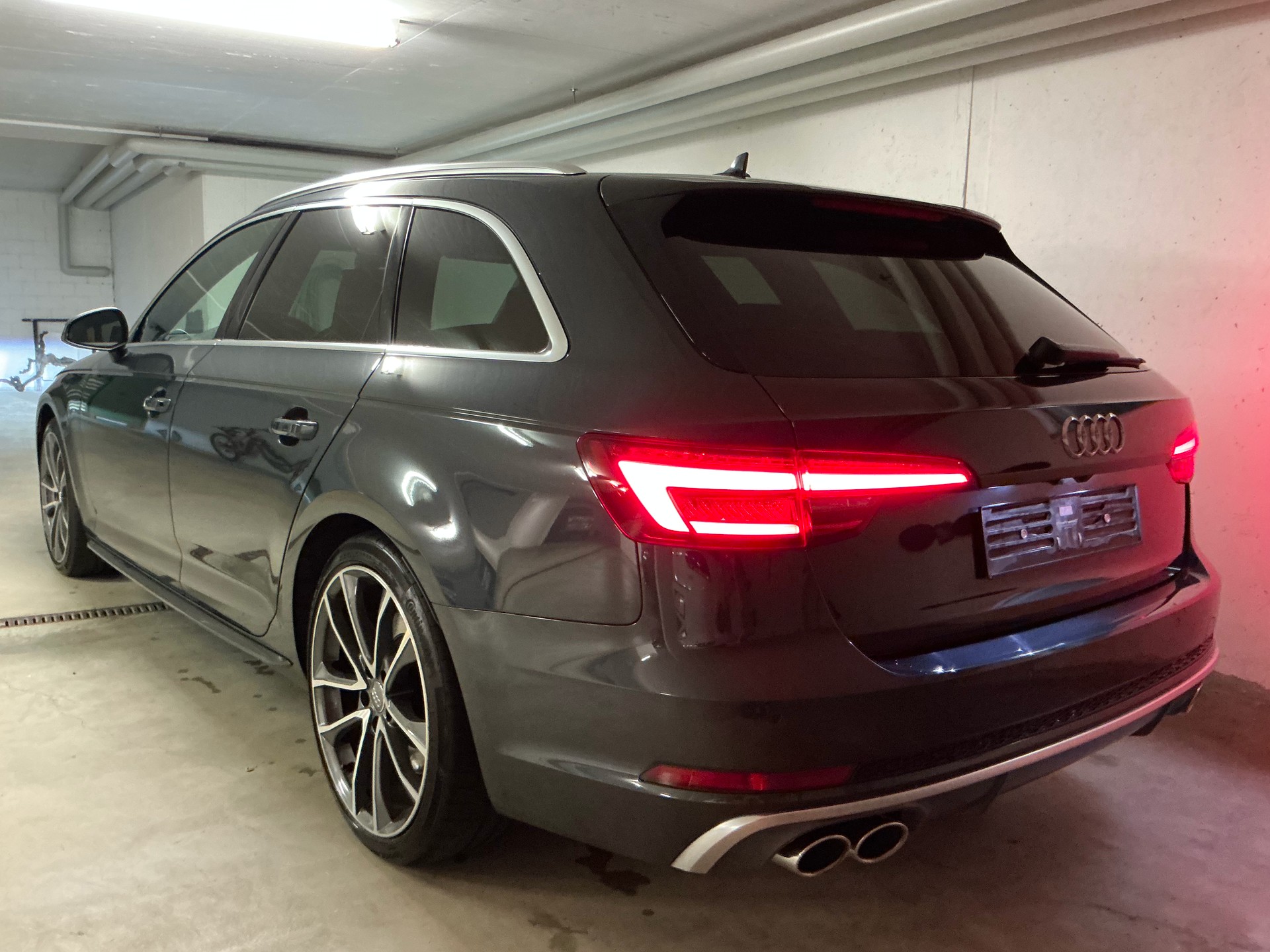AUDI 3.0 V6 TFSI quattro S-Tronic-image-2