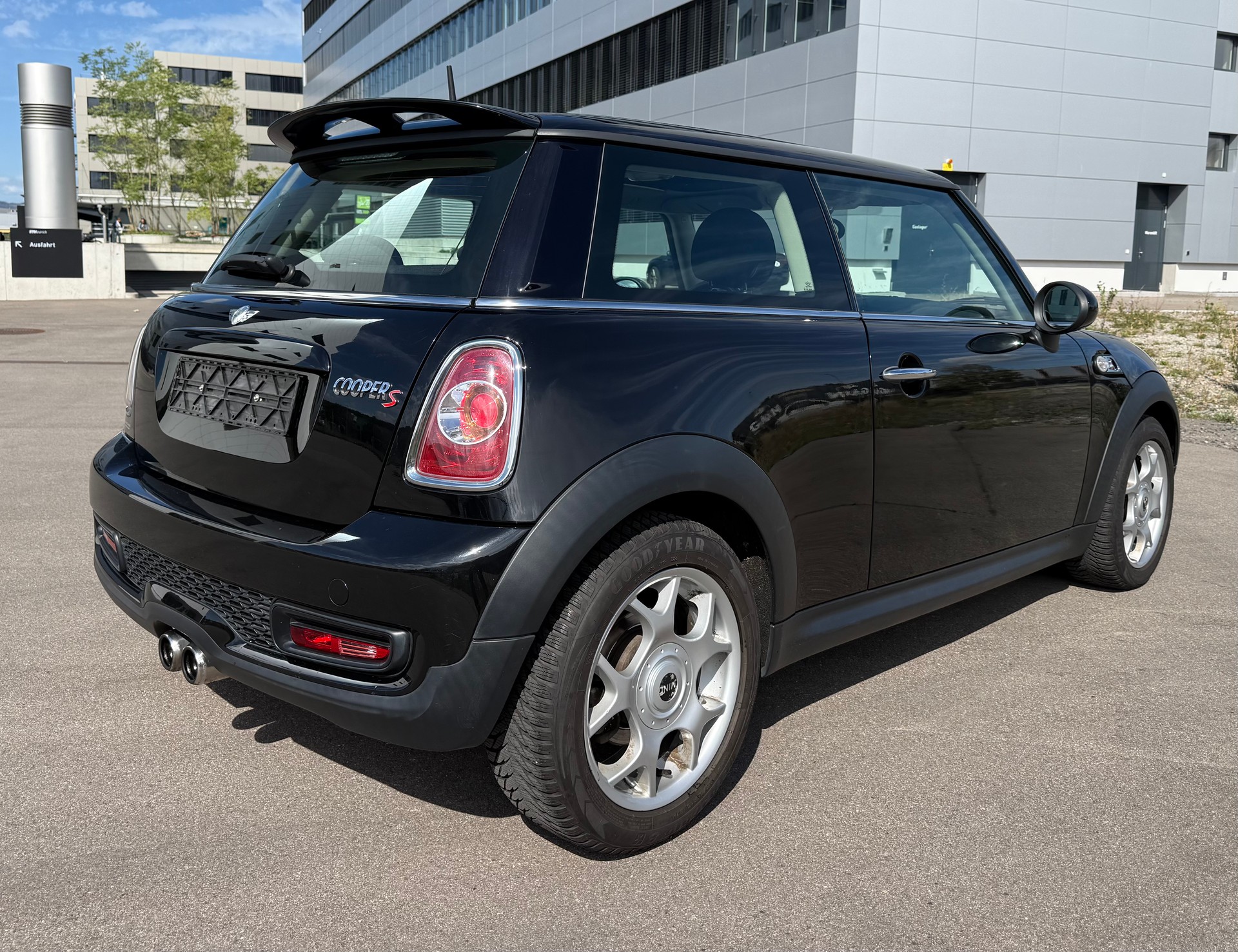 MINI Cooper S-image-3