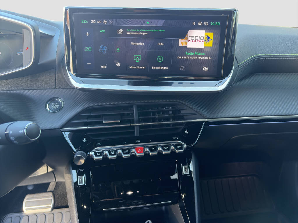 PEUGEOT 2008 1.2 PureTech 130 GT-image-9