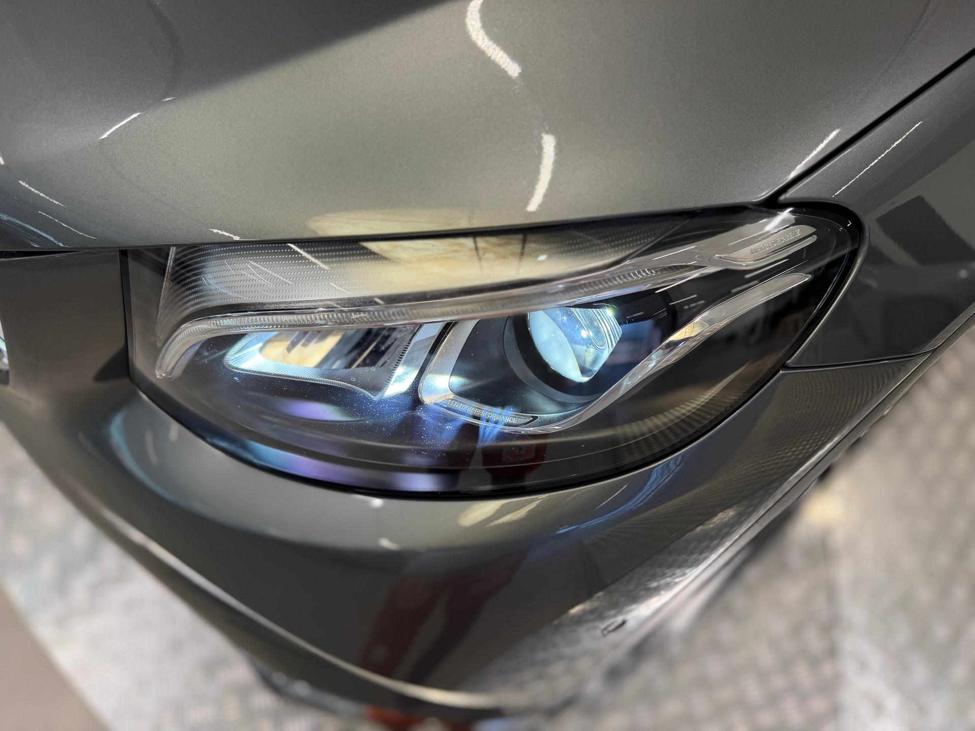 MERCEDES-BENZ GLC 250 d AMG Line 4Matic 9G-Tronic-image-24