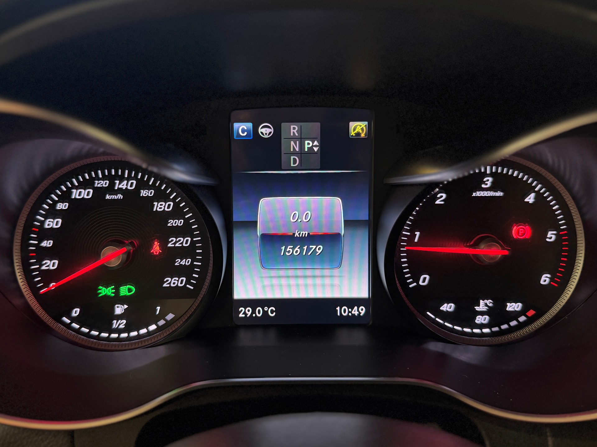 MERCEDES-BENZ GLC 250 d AMG Line 4Matic 9G-Tronic-image-15