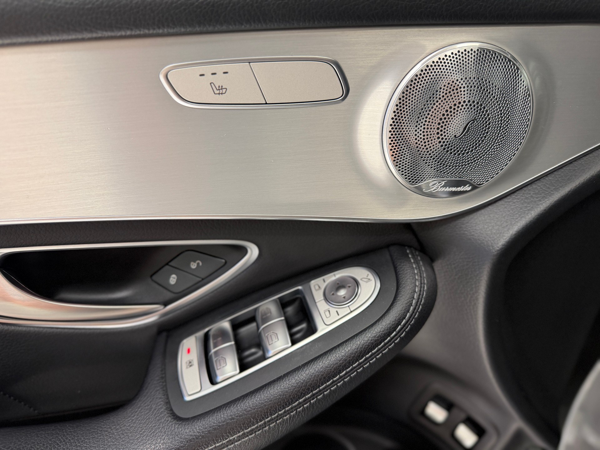 MERCEDES-BENZ GLC 250 d AMG Line 4Matic 9G-Tronic-image-9