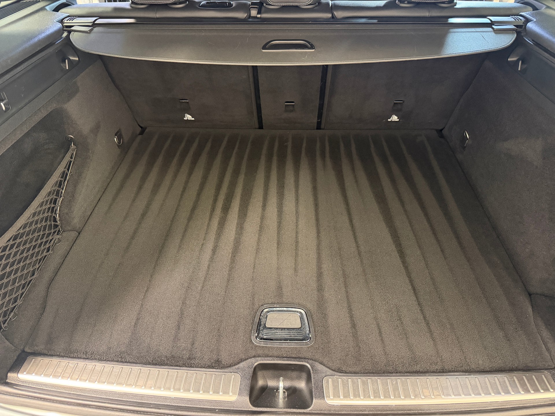 MERCEDES-BENZ GLC 250 d AMG Line 4Matic 9G-Tronic-image-18