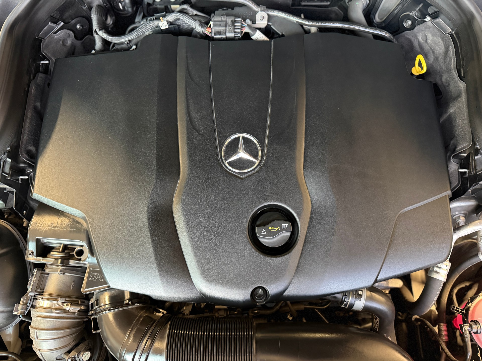 MERCEDES-BENZ GLC 250 d AMG Line 4Matic 9G-Tronic-image-22
