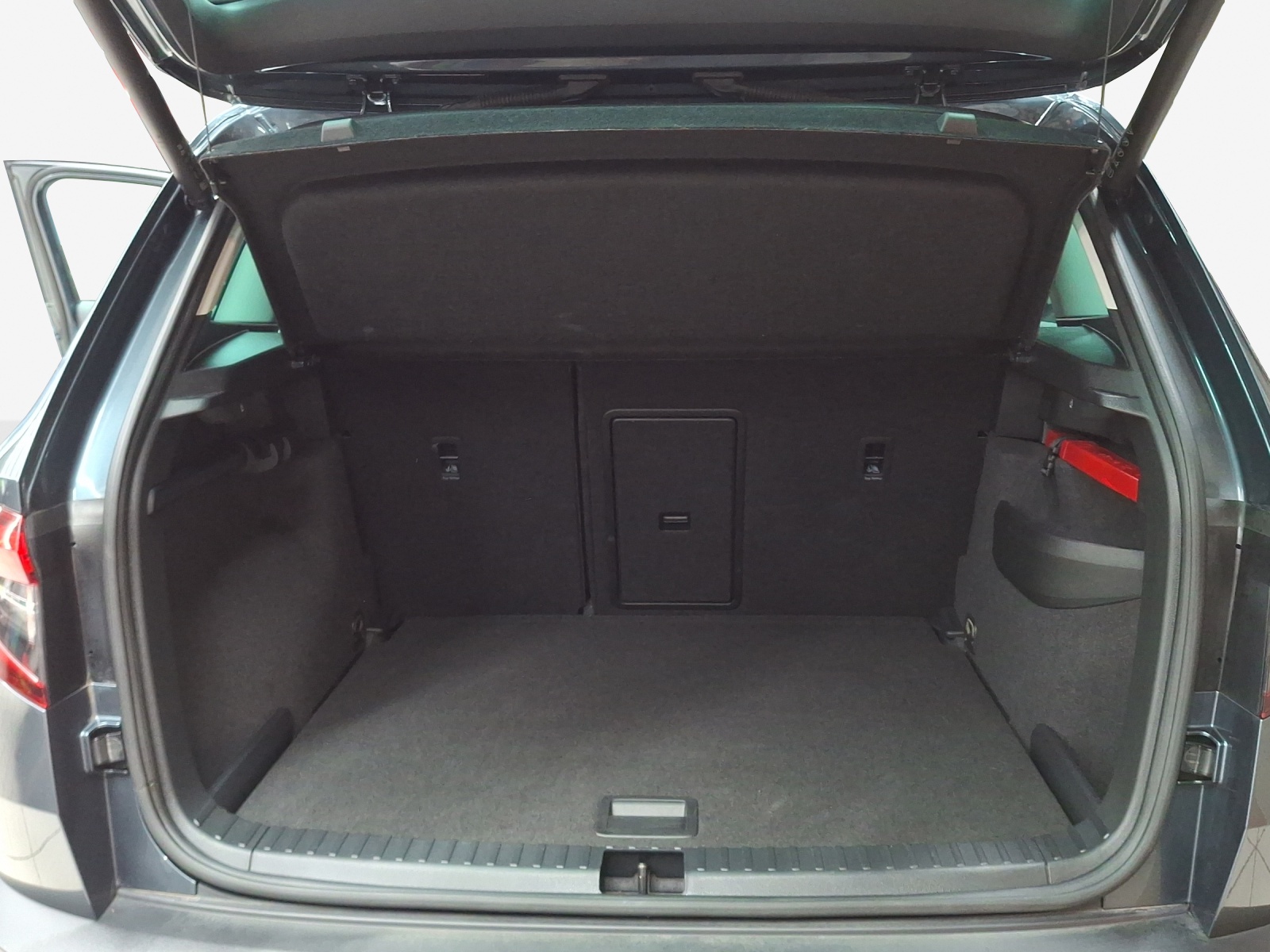 SKODA Karoq 1.5 TSI Style DSG-image-12
