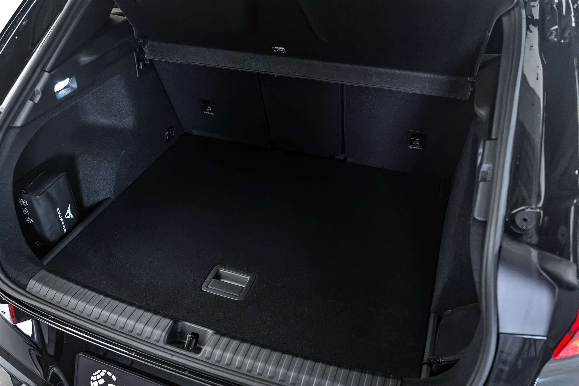 CUPRA Terramar 1.5 eTSi DSG-Automat-image-4