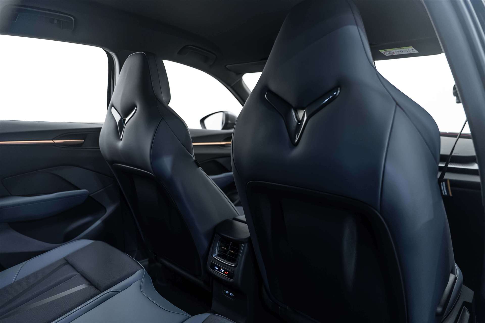 CUPRA Terramar 1.5 eTSi DSG-Automat-image-12