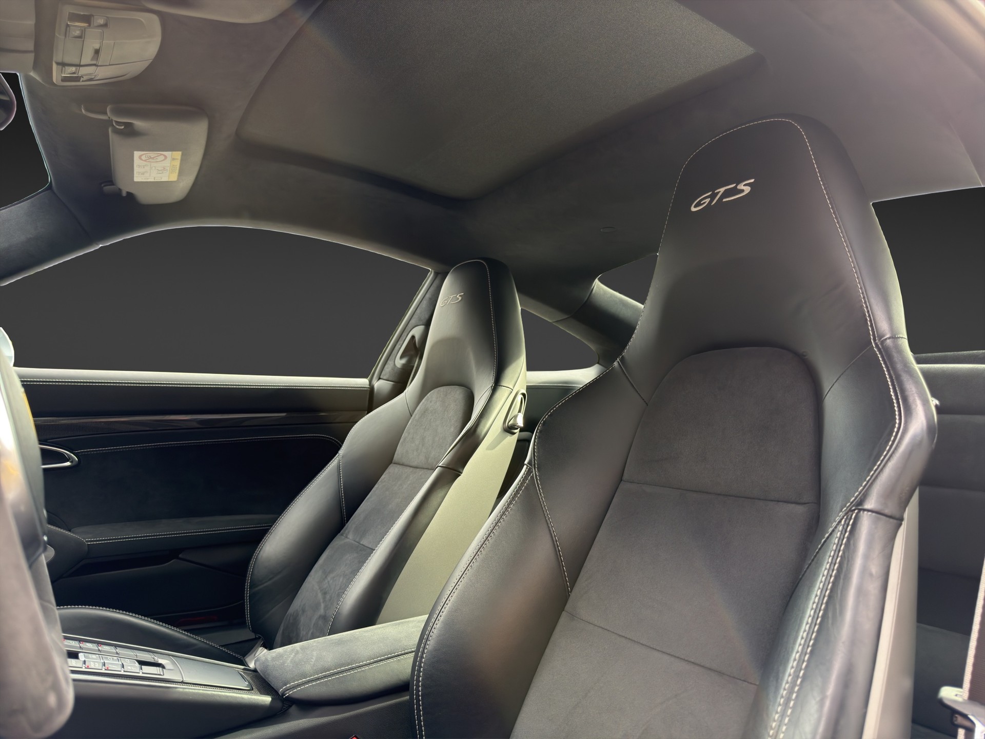 PORSCHE 911 Carrera 4 GTS PDK-image-8