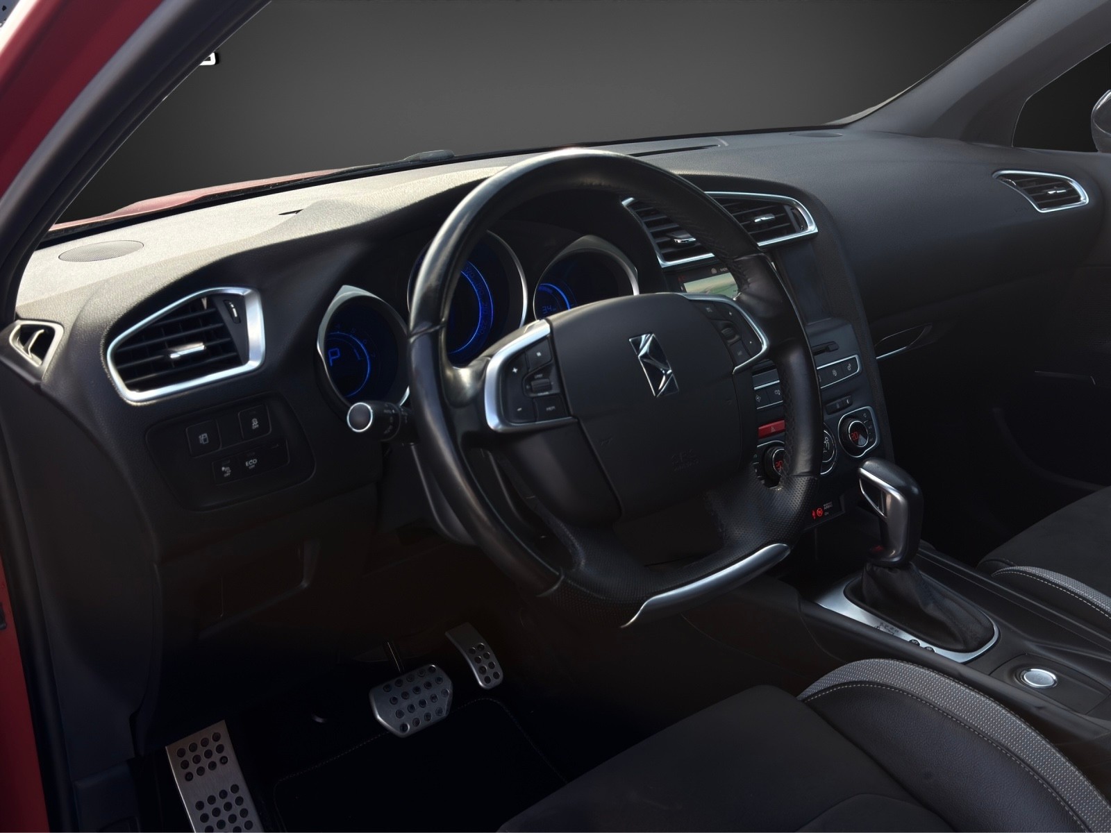 DS AUTOMOBILES DS 4 Crossback 1.6 THP Terre Rouge Automatic mit 165 PS-image-7