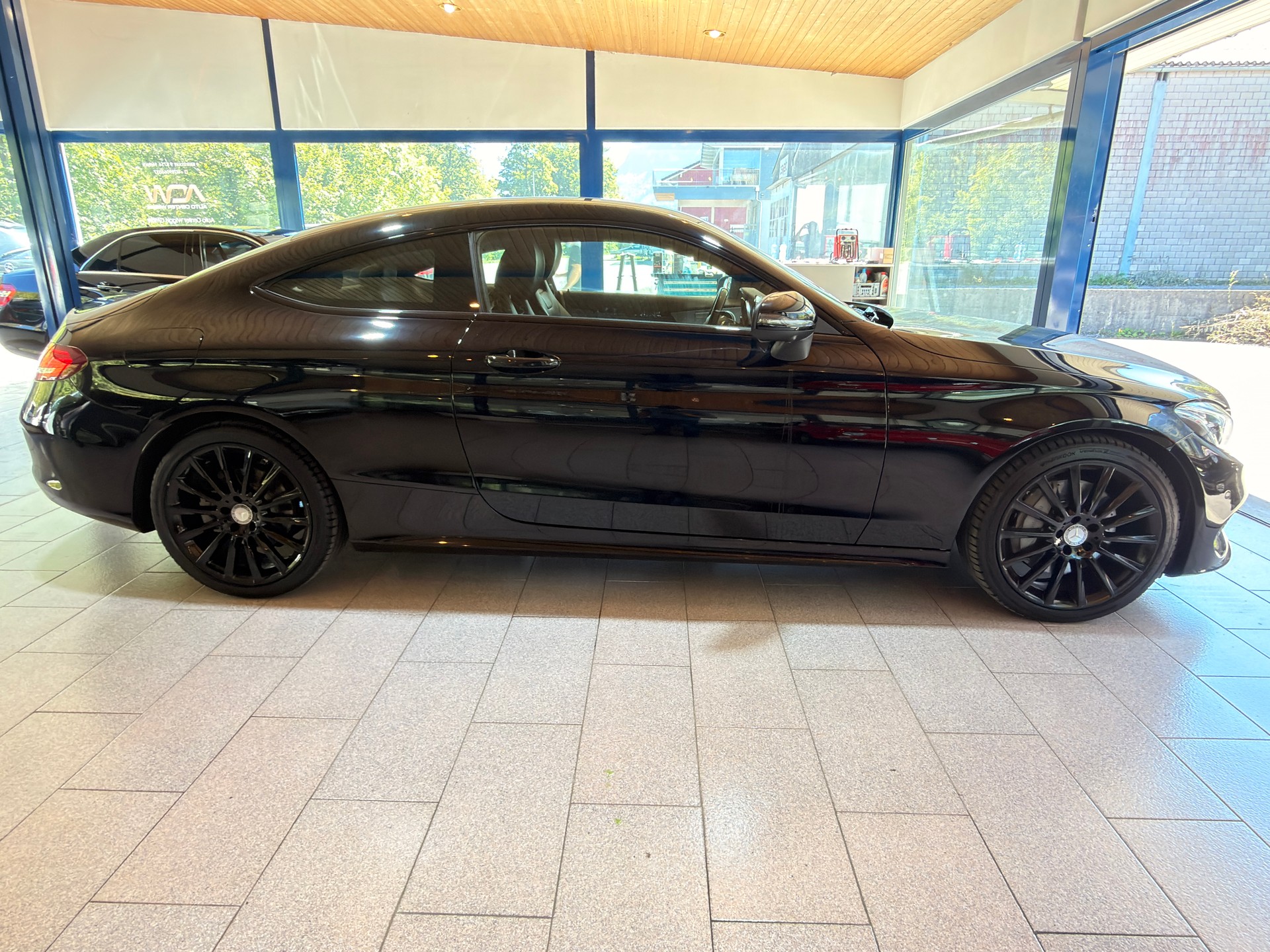 MERCEDES-BENZ C 250 AMG Line Coupé 7G-tronic-image-10