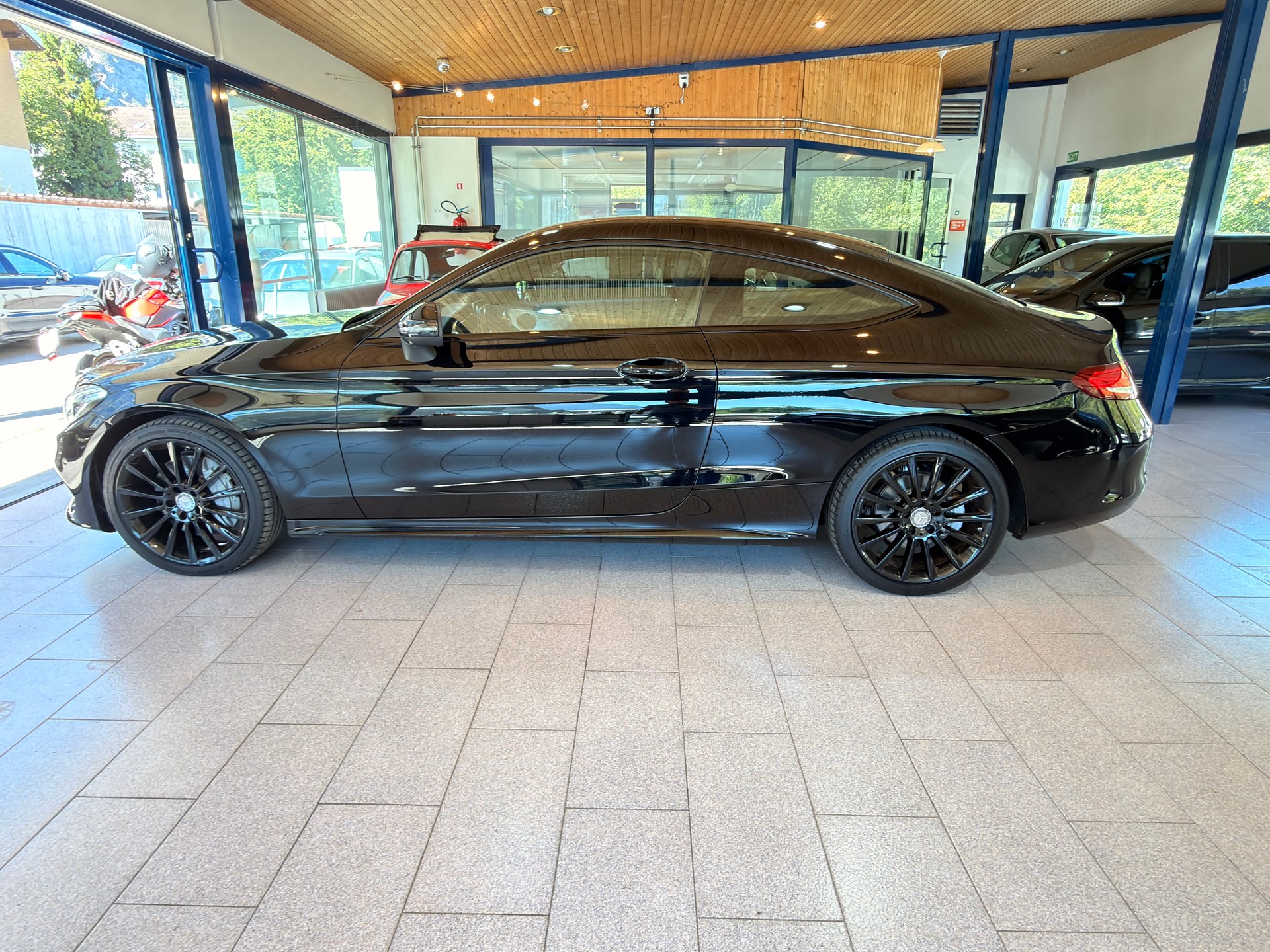 MERCEDES-BENZ C 250 AMG Line Coupé 7G-tronic-image-9