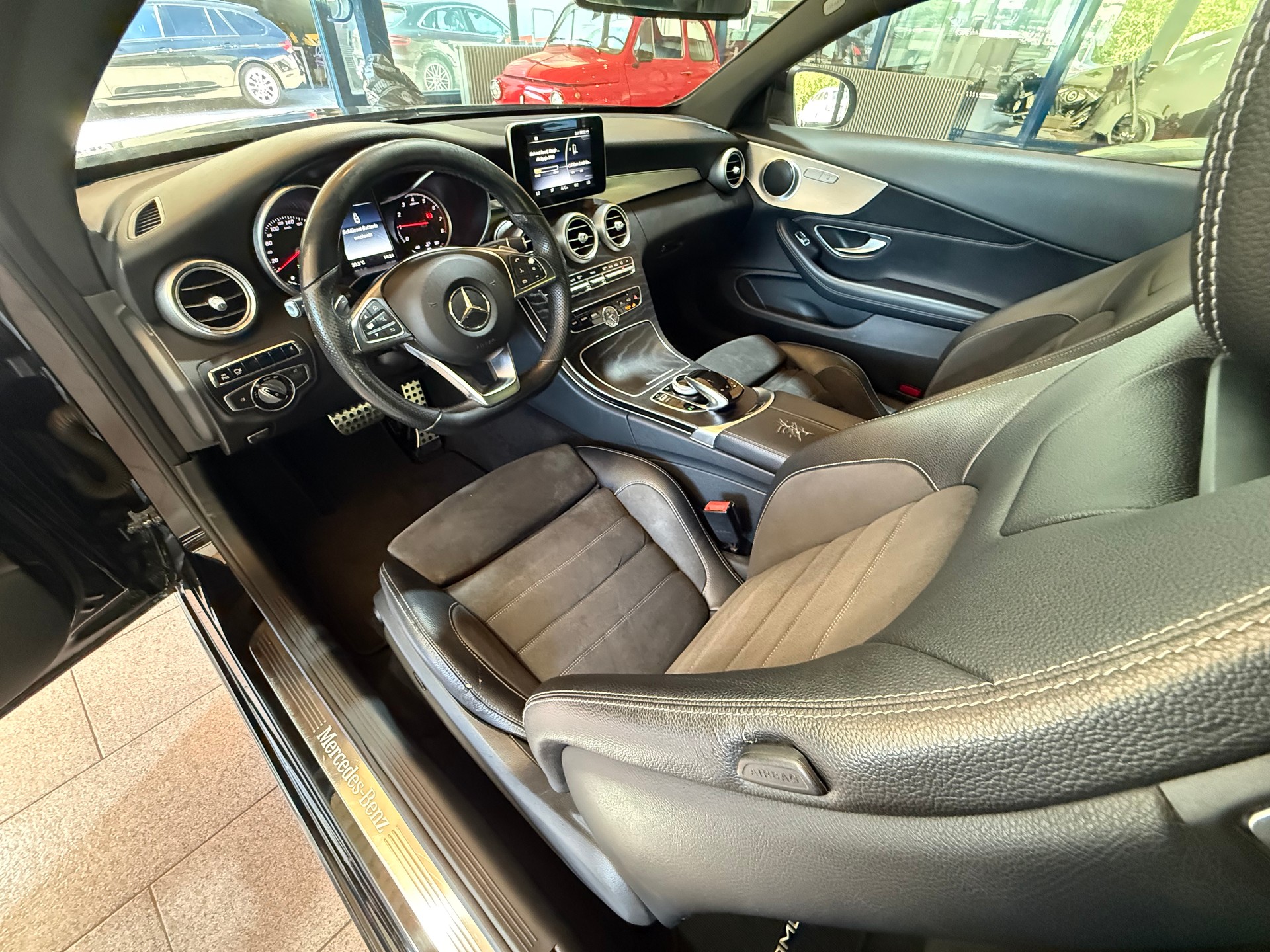 MERCEDES-BENZ C 250 AMG Line Coupé 7G-tronic-image-3