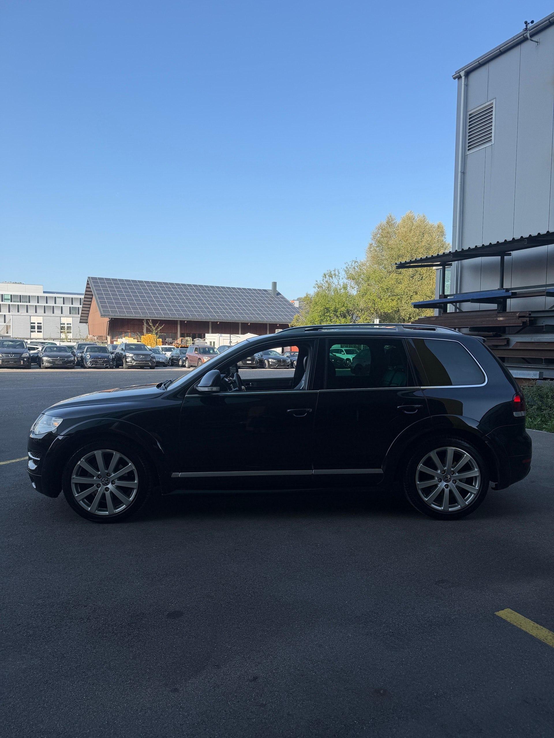 VW Touareg 3.0 TDI R-Line-image-4
