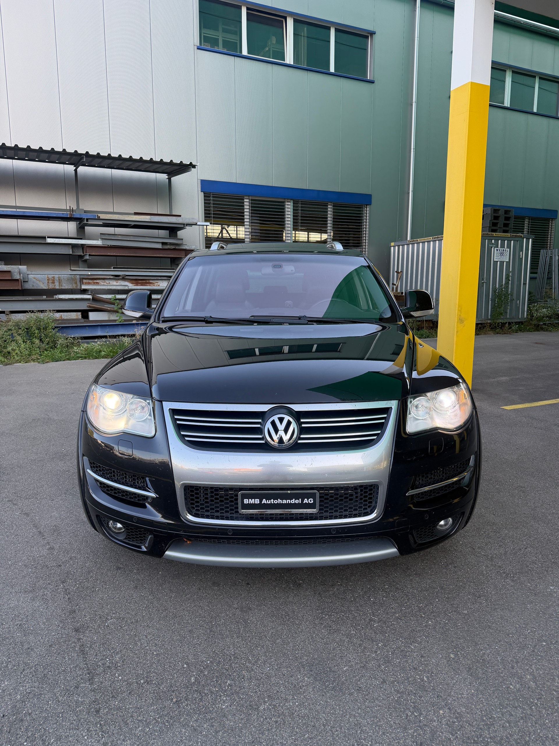 VW Touareg 3.0 TDI R-Line-image-1