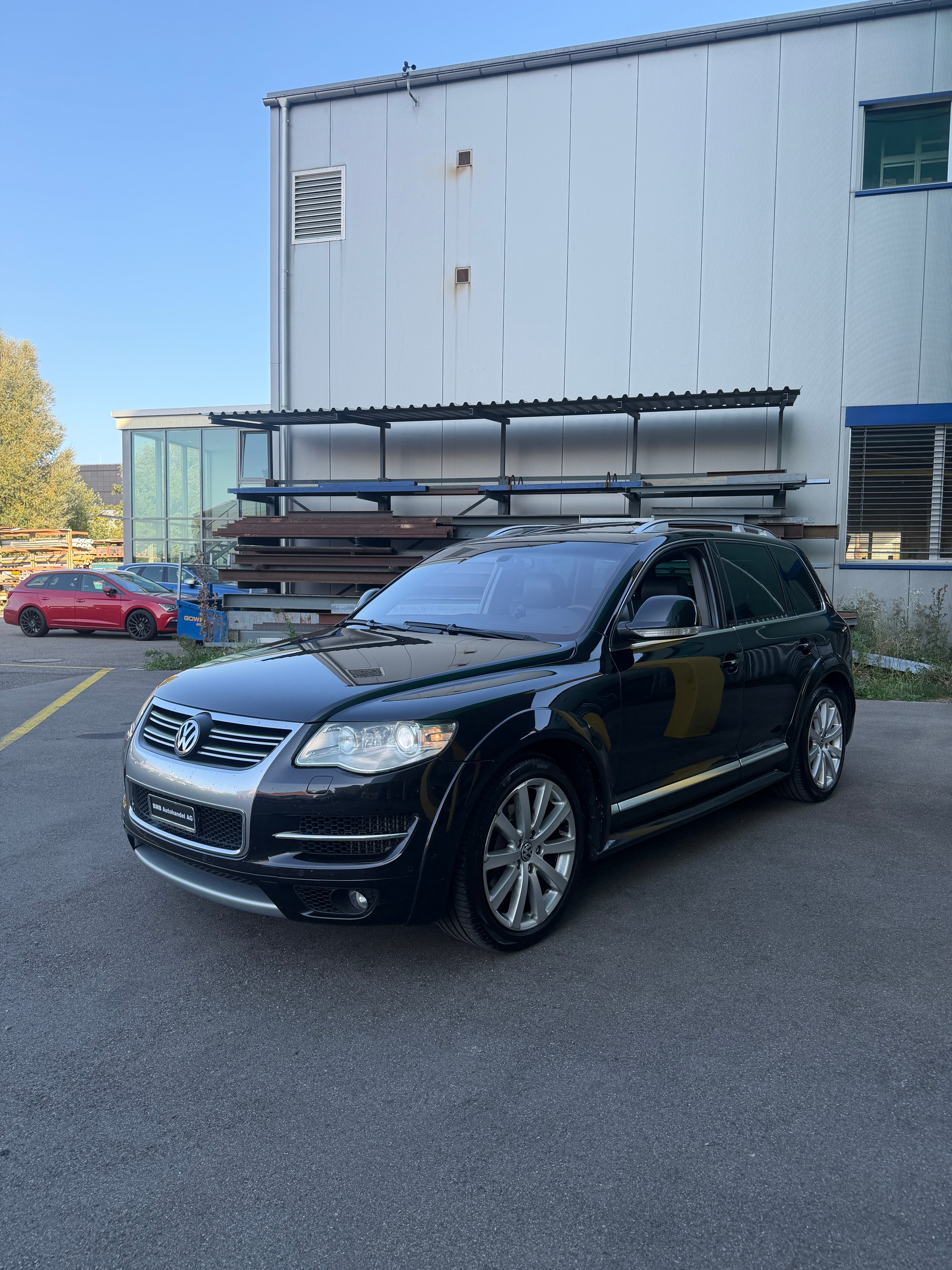 VW Touareg 3.0 TDI R-Line-image-2