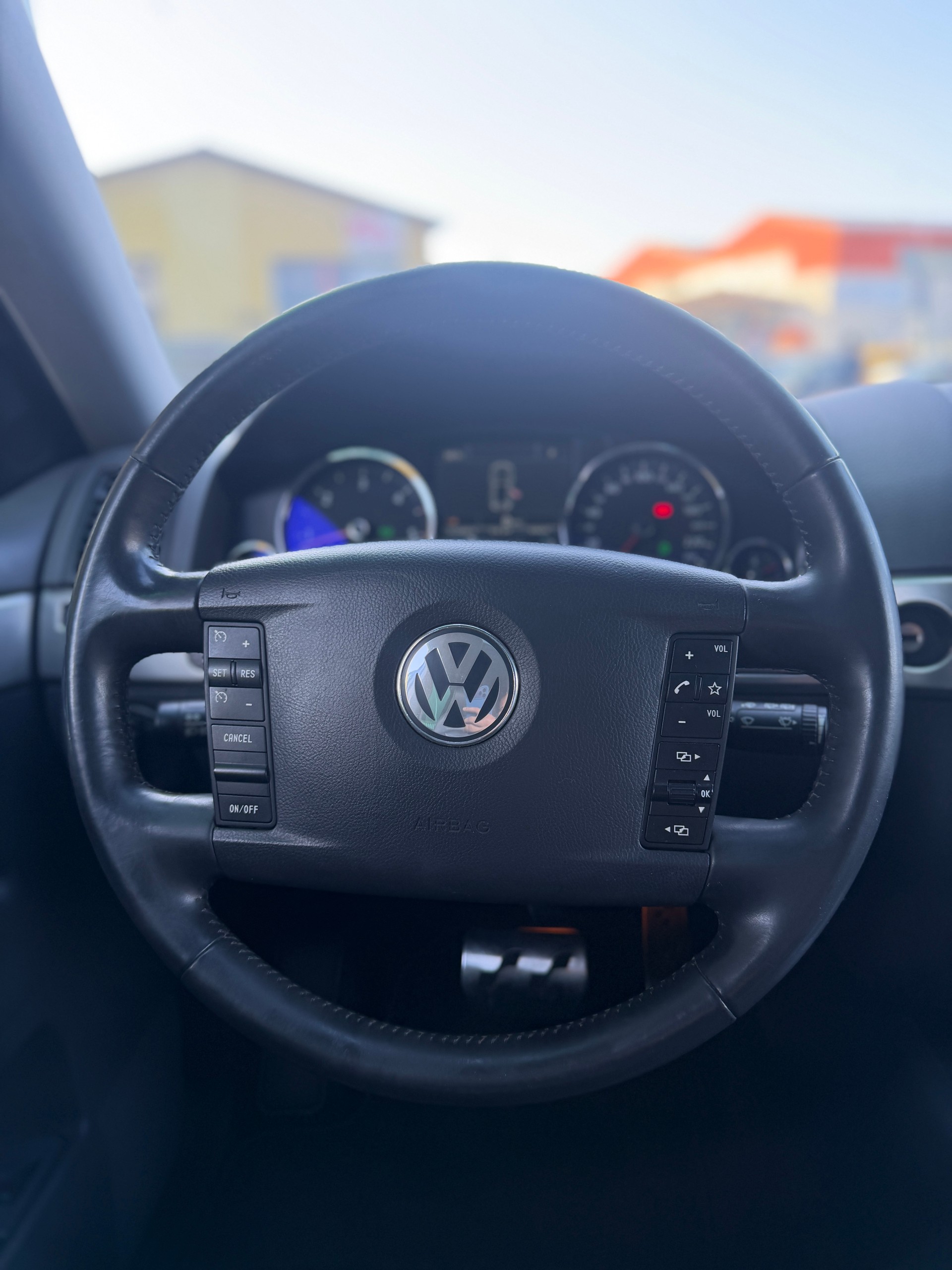 VW Touareg 3.0 TDI R-Line-image-11