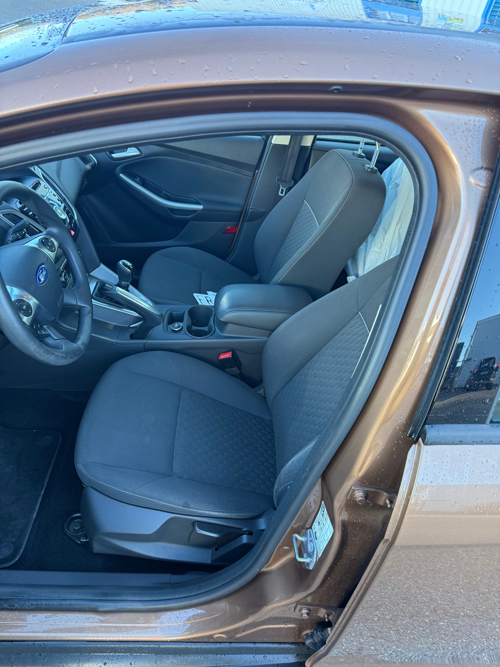 FORD Focus 1.0 SCTi Titanium-image-9