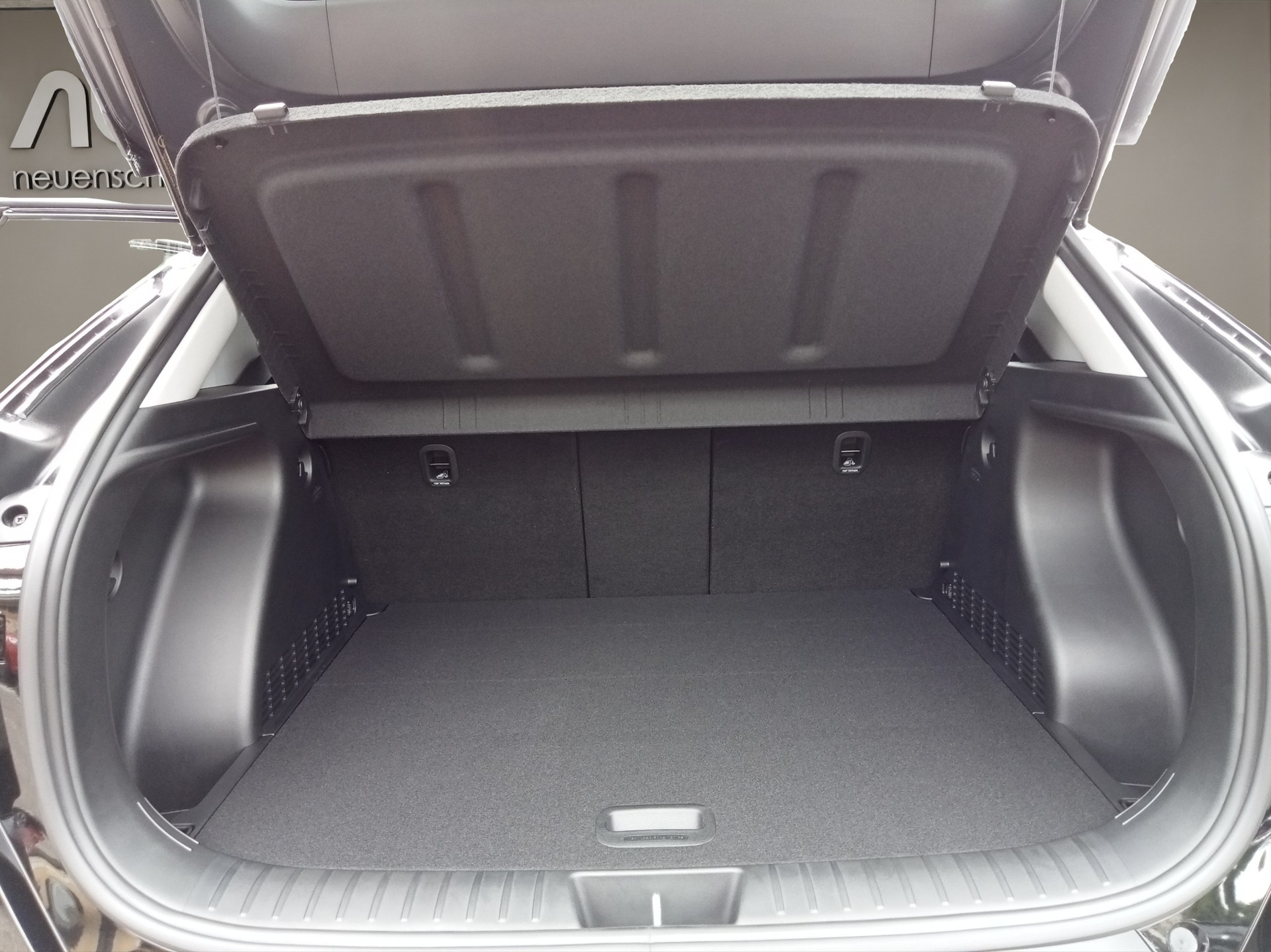 HYUNDAI Kona 1.6 GDi HEV Origo DCT-image-10
