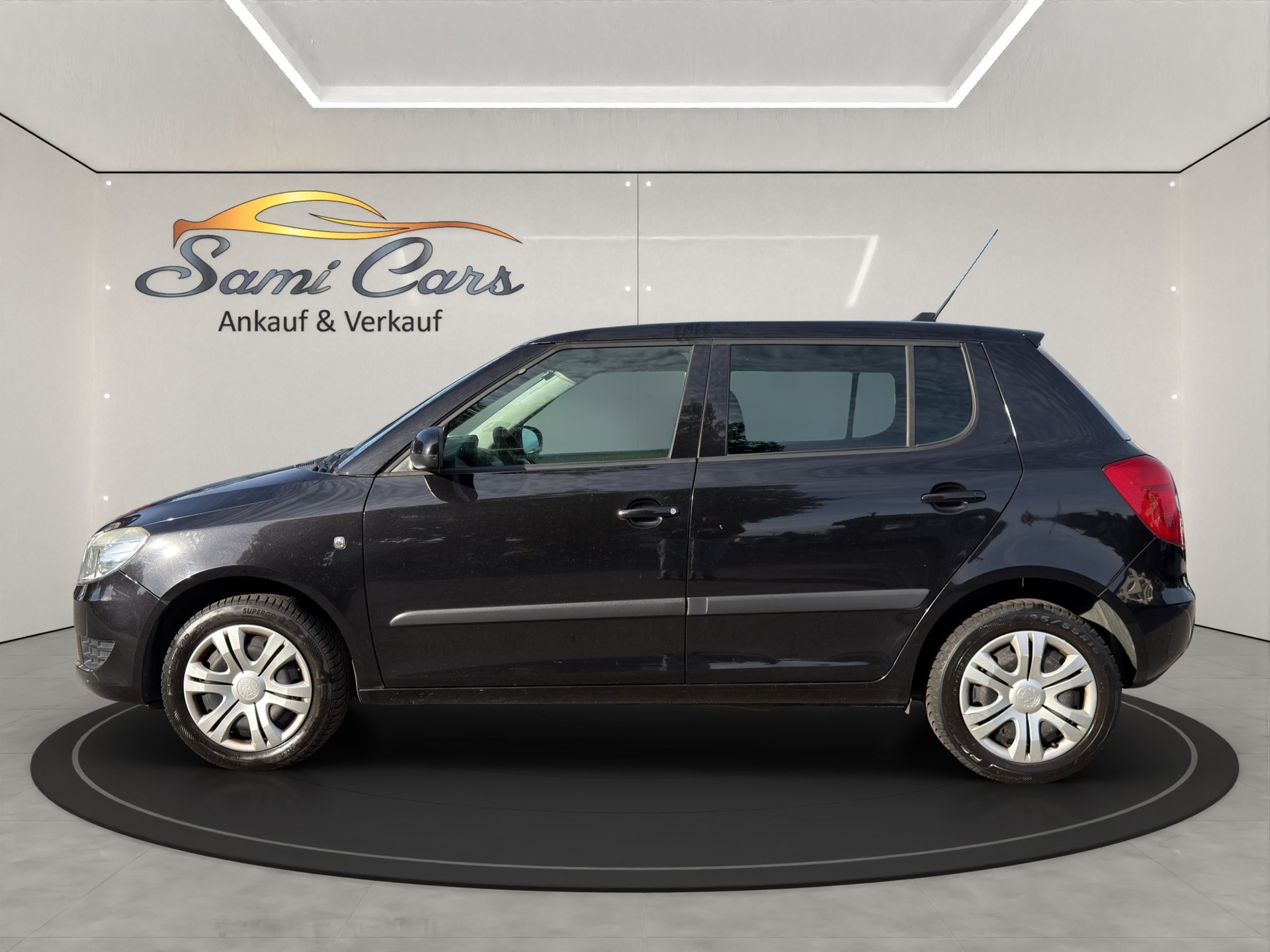 SKODA Fabia 1.2 TSI Ambiente-image-1