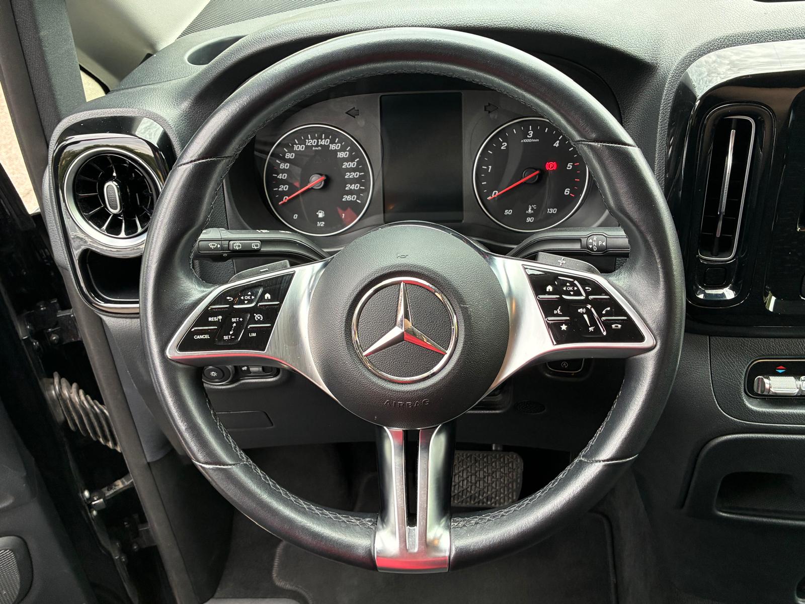 MERCEDES-BENZ Vito 116 CDI Lang Tourer 9G-Tronic 4M Select-image-10