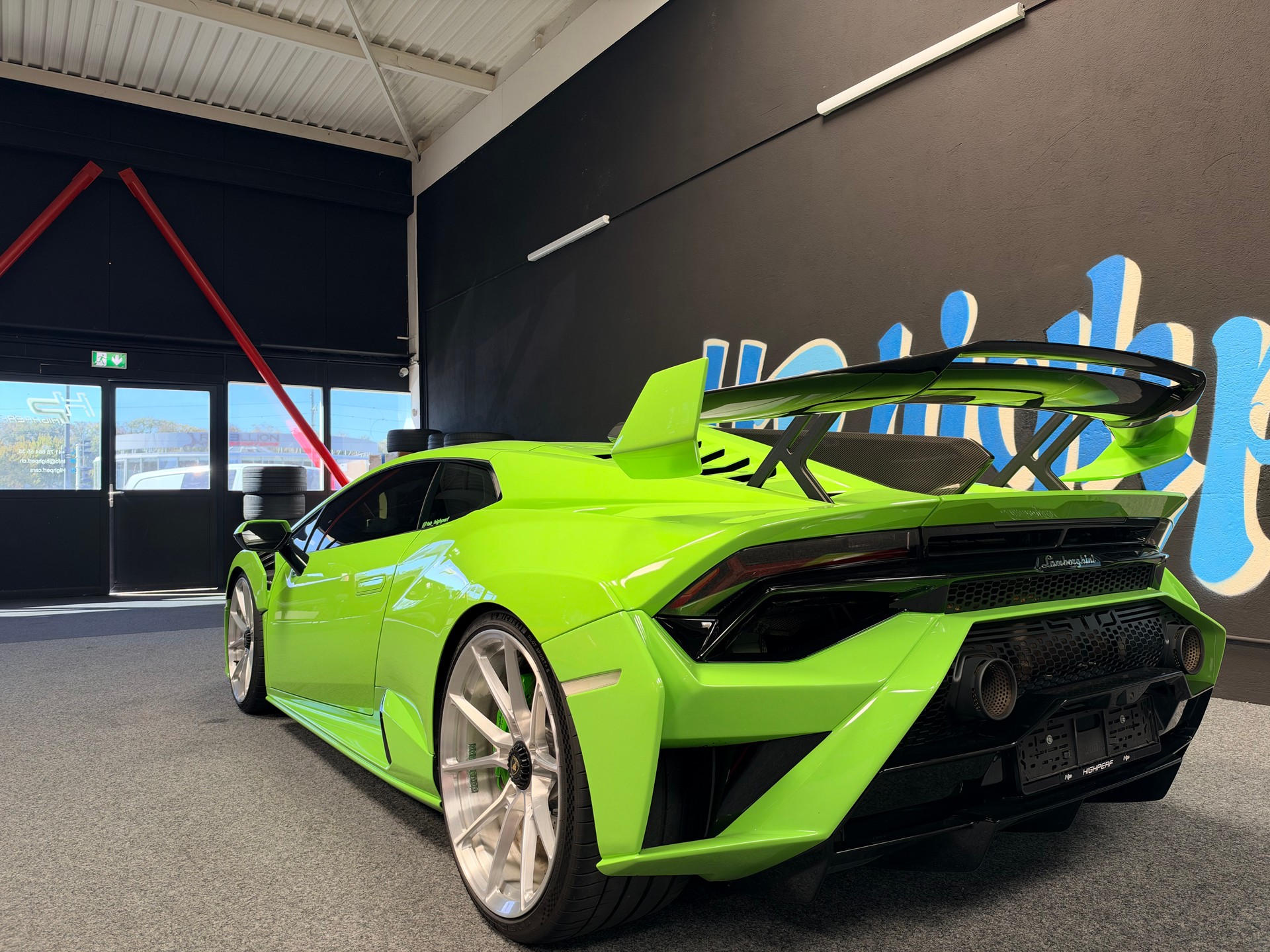 LAMBORGHINI Huracan STO Coupé DCT RWD-image-5