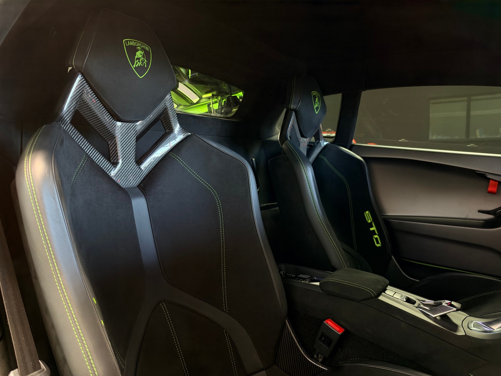 LAMBORGHINI Huracan STO Coupé DCT RWD-image-15
