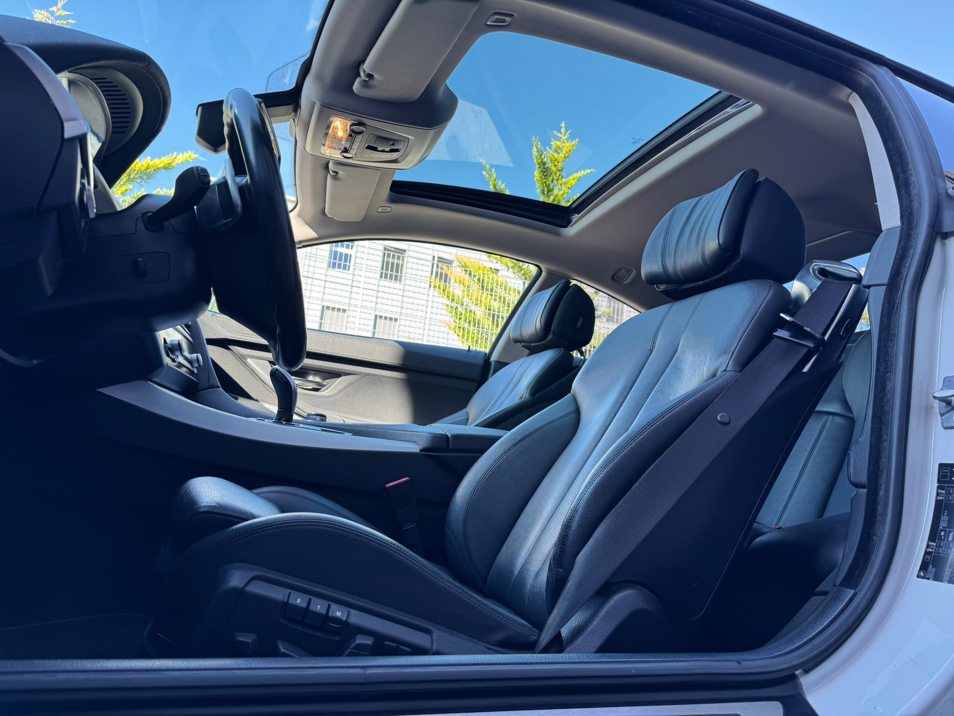 BMW BMW 640i Coupé-image-9