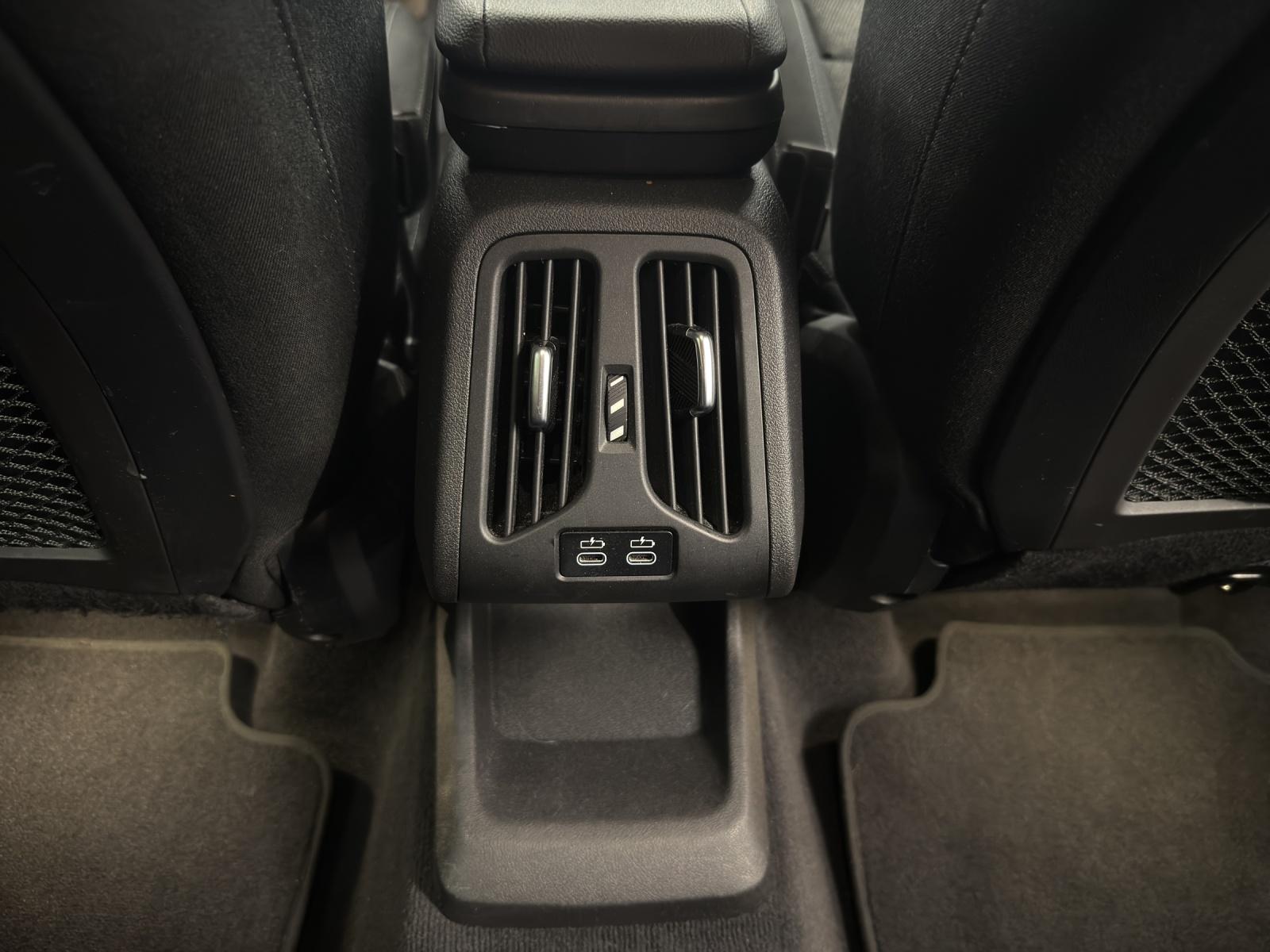 BMW 218d Active Tourer-image-20