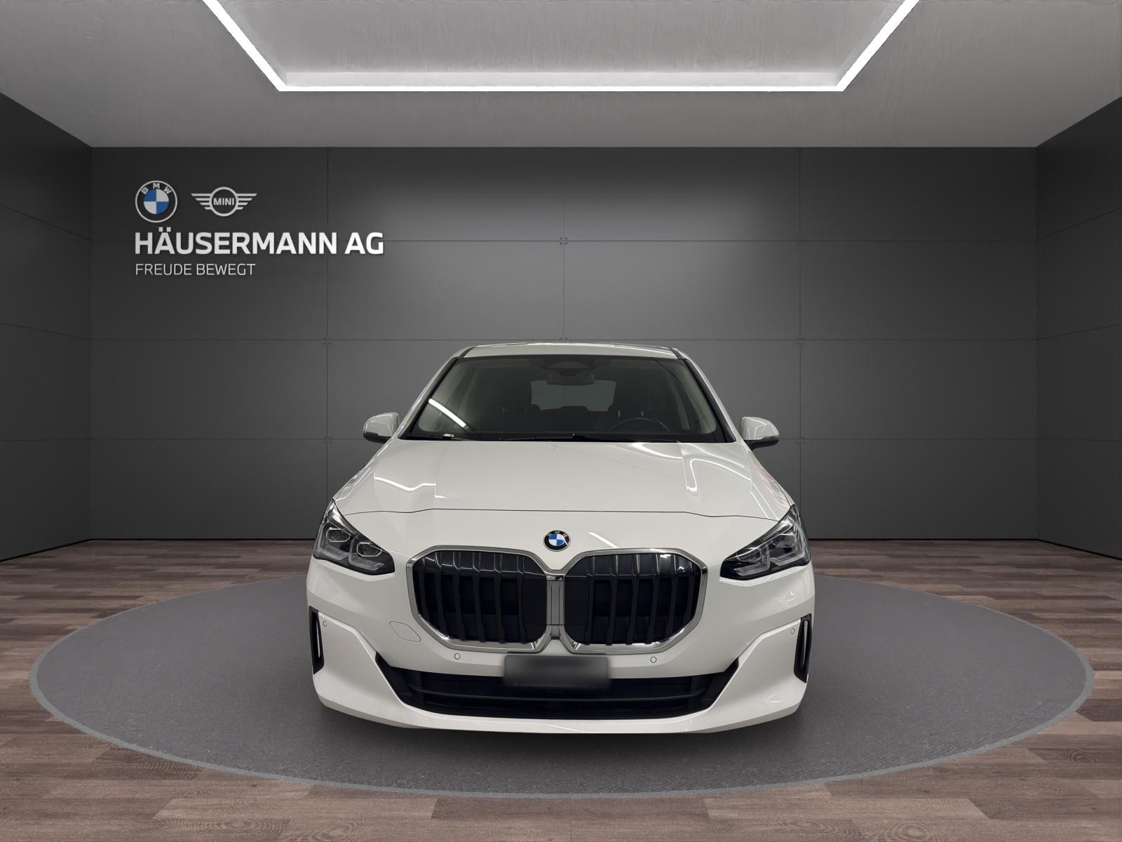 BMW 218d Active Tourer-image-1