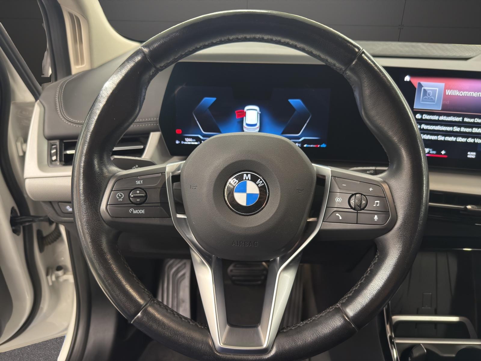 BMW 218d Active Tourer-image-12