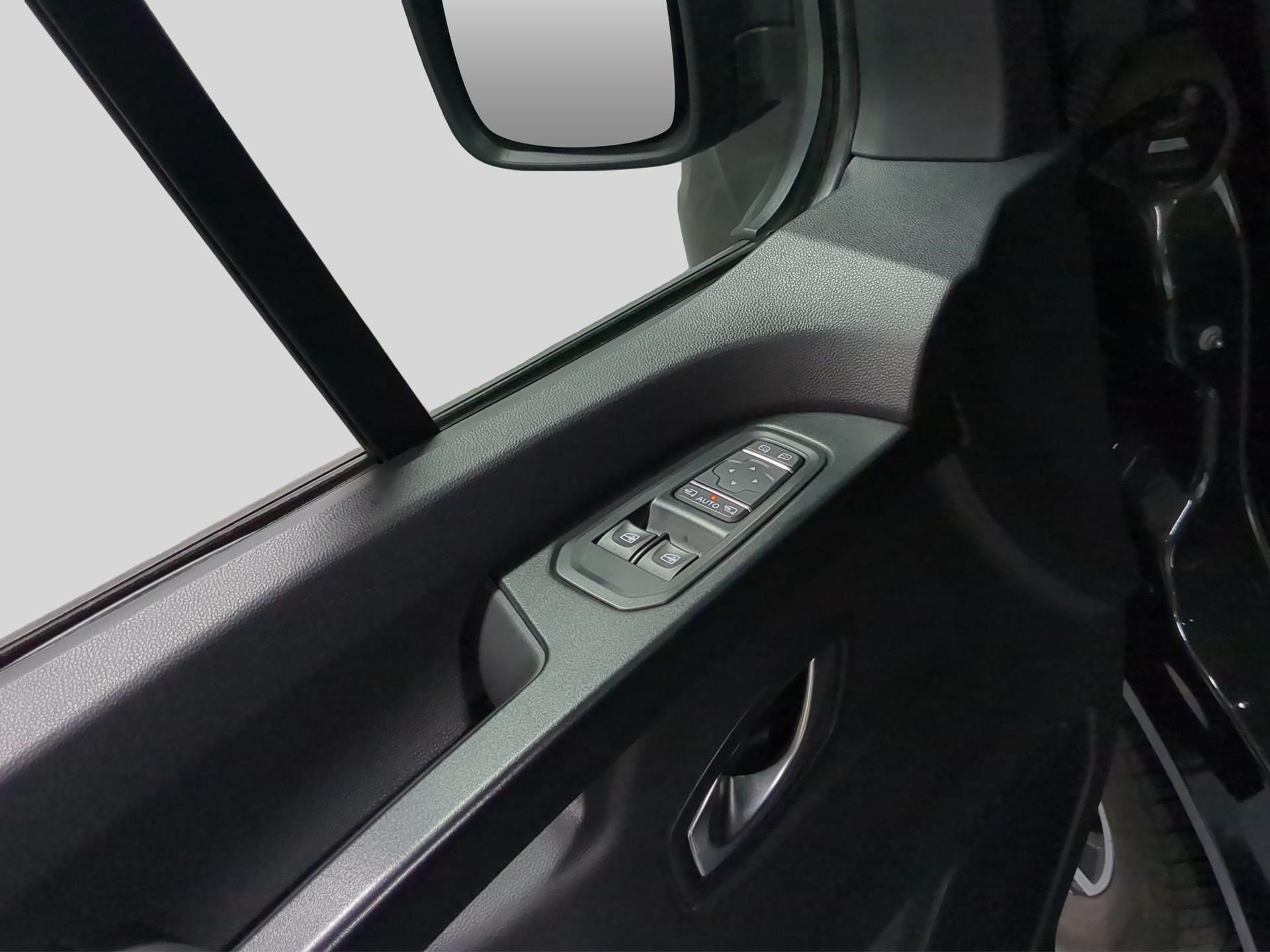 RENAULT Trafic Blue dCi 170 Grand Spaceclass Pack Escapade EDC-image-18