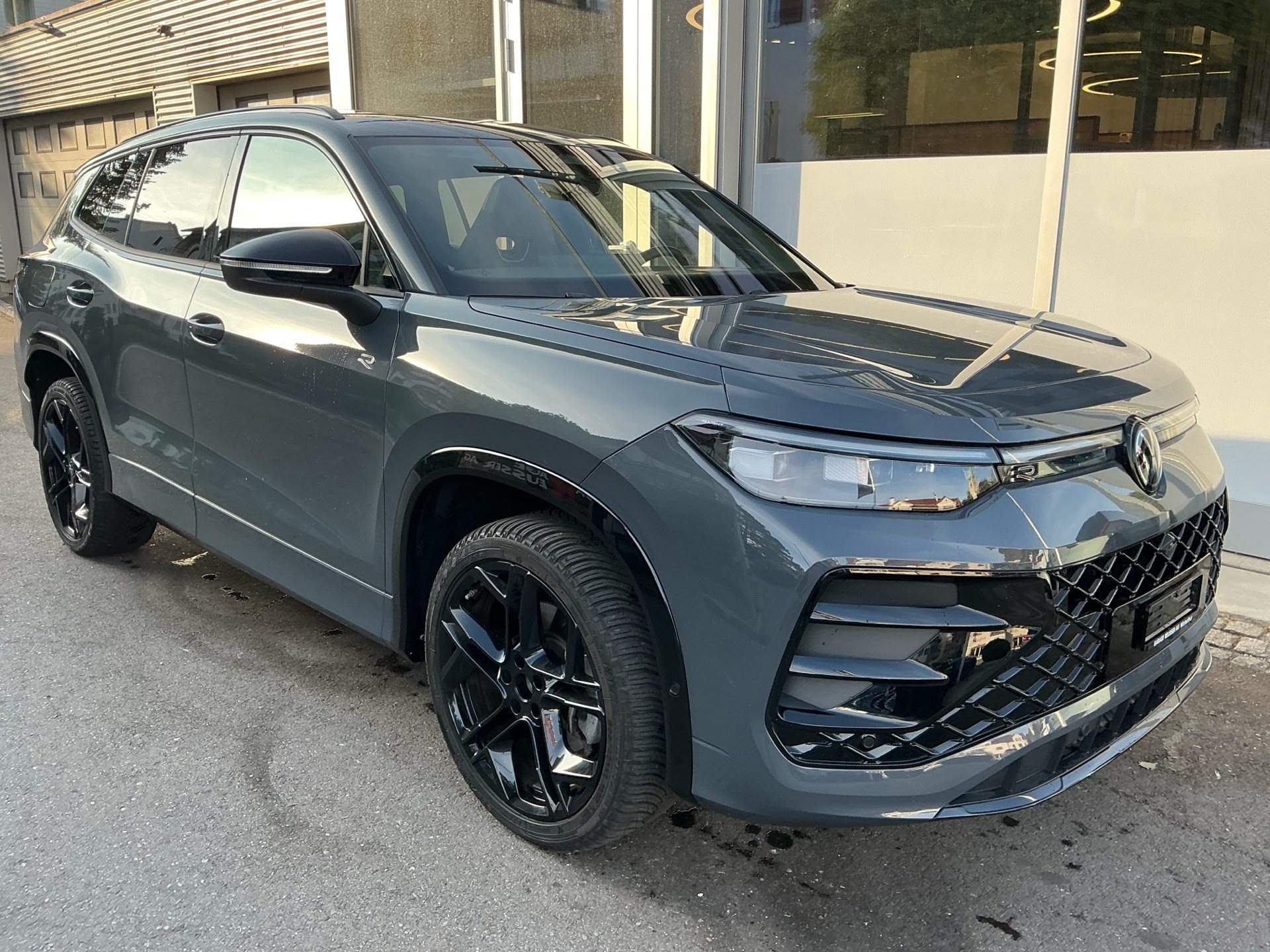 VW Tayron 2.0 TDI 193 PS 4Motion R-Line *** 360° KAMERA & ANHÄNGERKUPPLUNG ***-showroom-element-2