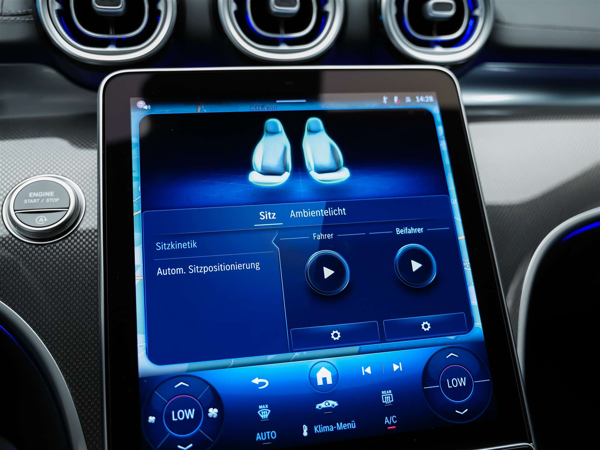MERCEDES-BENZ C 300 d AMG Line *20" Felgen*Werksgarantie*DIGITAL LIGHT*360° Kamera*-image-32