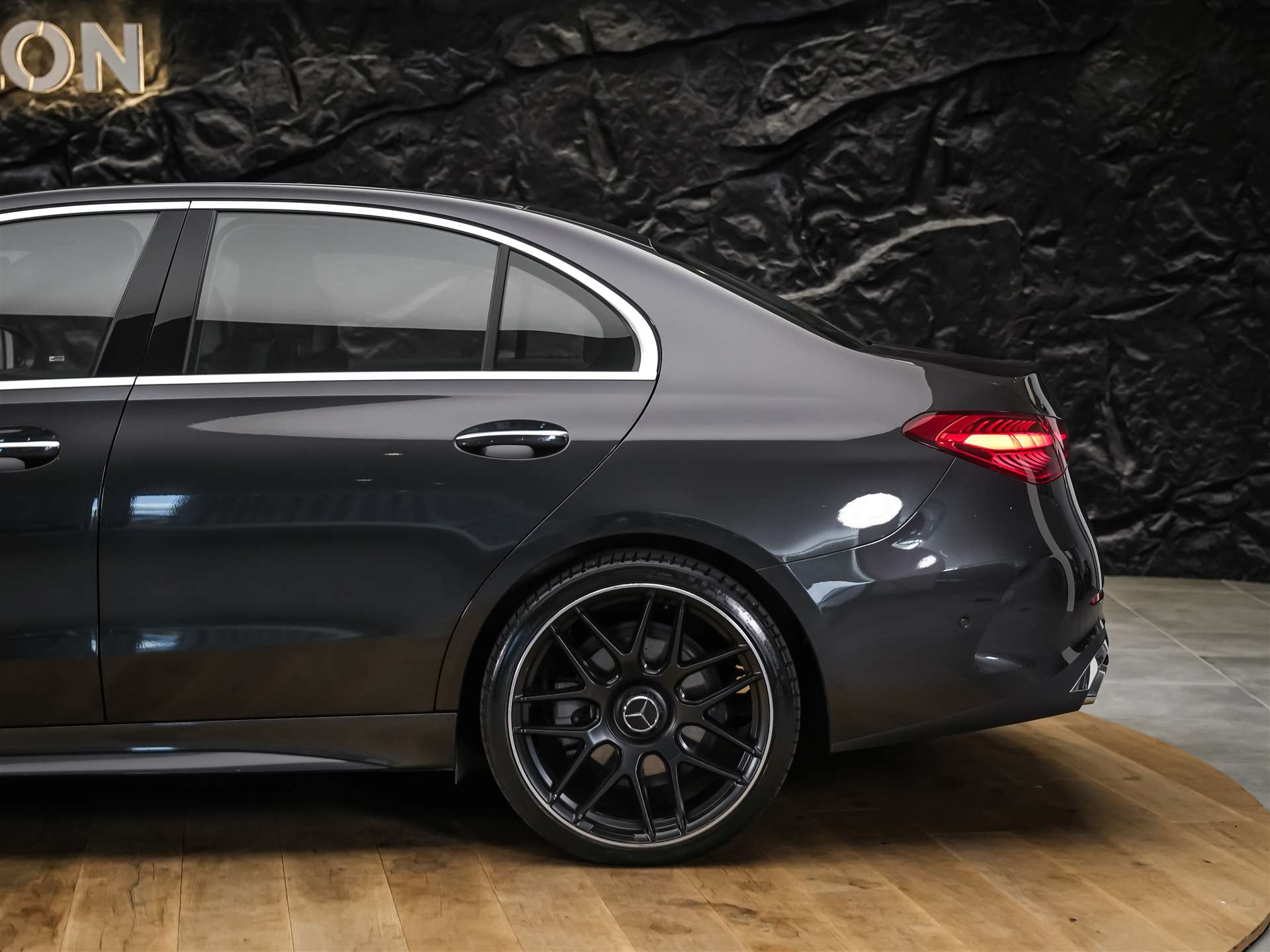 MERCEDES-BENZ C 300 d Limo AMG Premium *20" Felgen*Werksgarantie*DIGITAL LIGHT*360° Kamera*-image-17