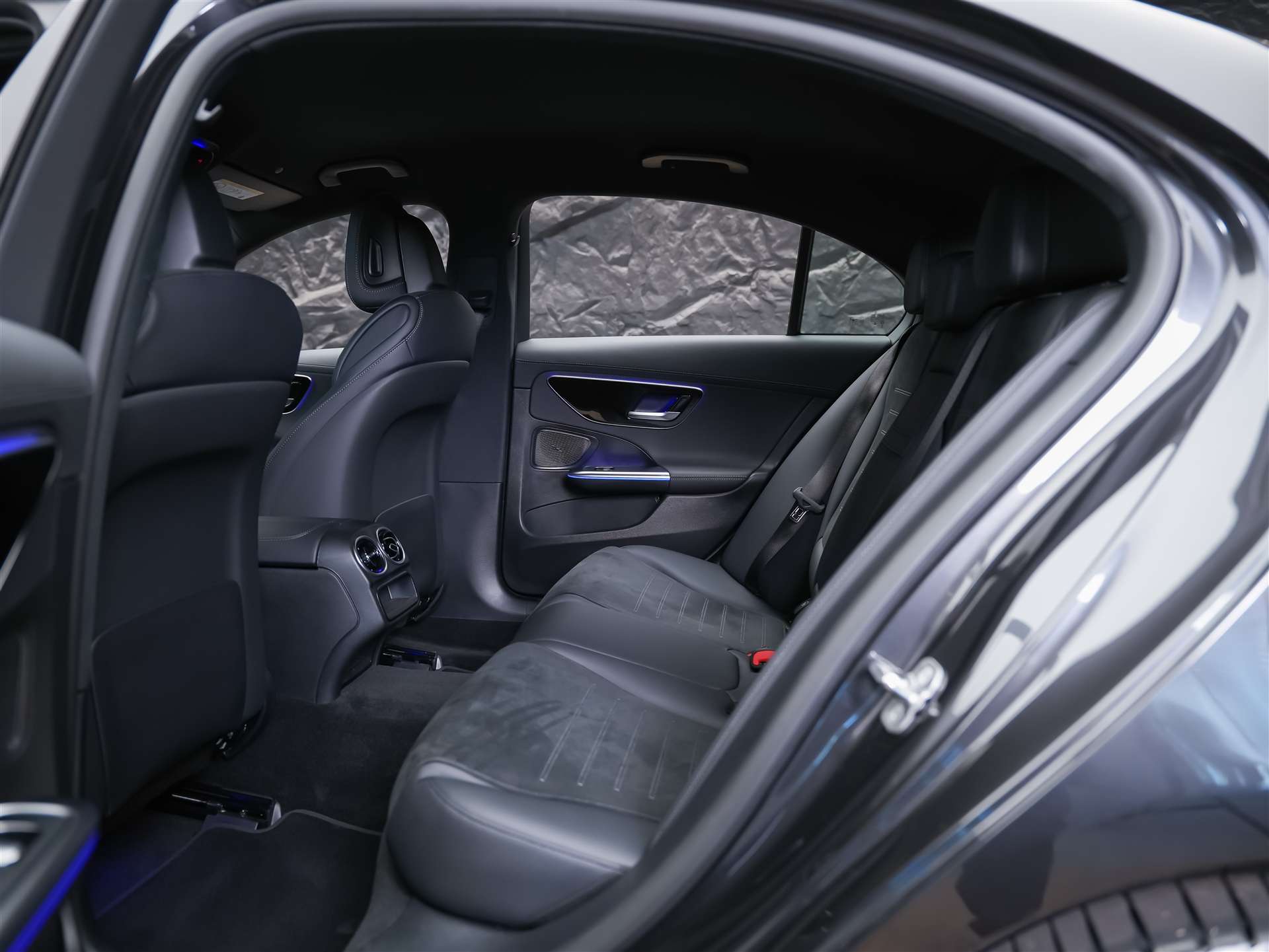 MERCEDES-BENZ C 300 d Limo AMG Premium *20" Felgen*Werksgarantie*DIGITAL LIGHT*360° Kamera*-image-12