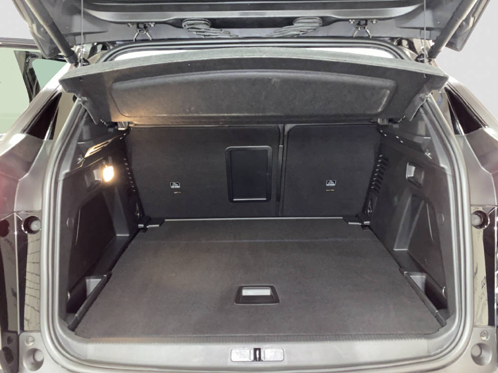 PEUGEOT 3008 1.5 BlueHDi Allure Pack-image-13