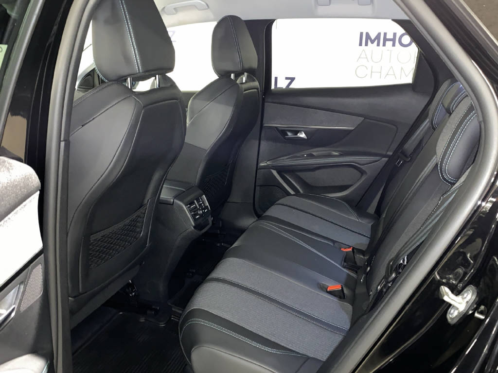 PEUGEOT 3008 1.5 BlueHDi Allure Pack-image-16