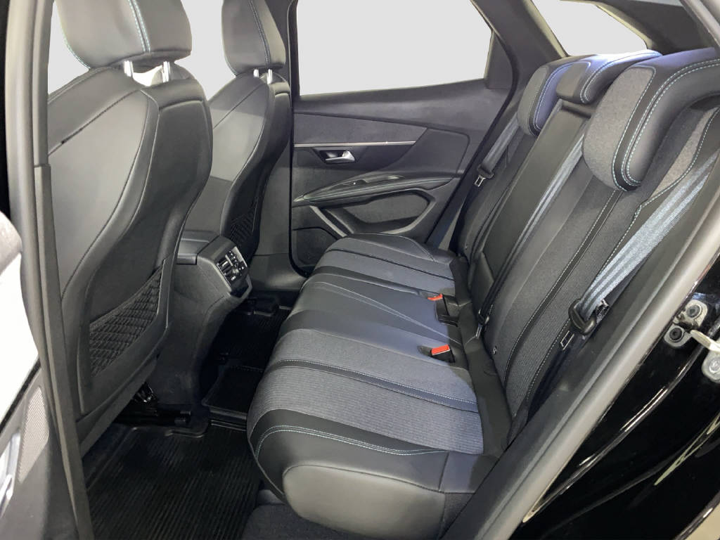 PEUGEOT 3008 1.5 BlueHDi Allure Pack-image-12